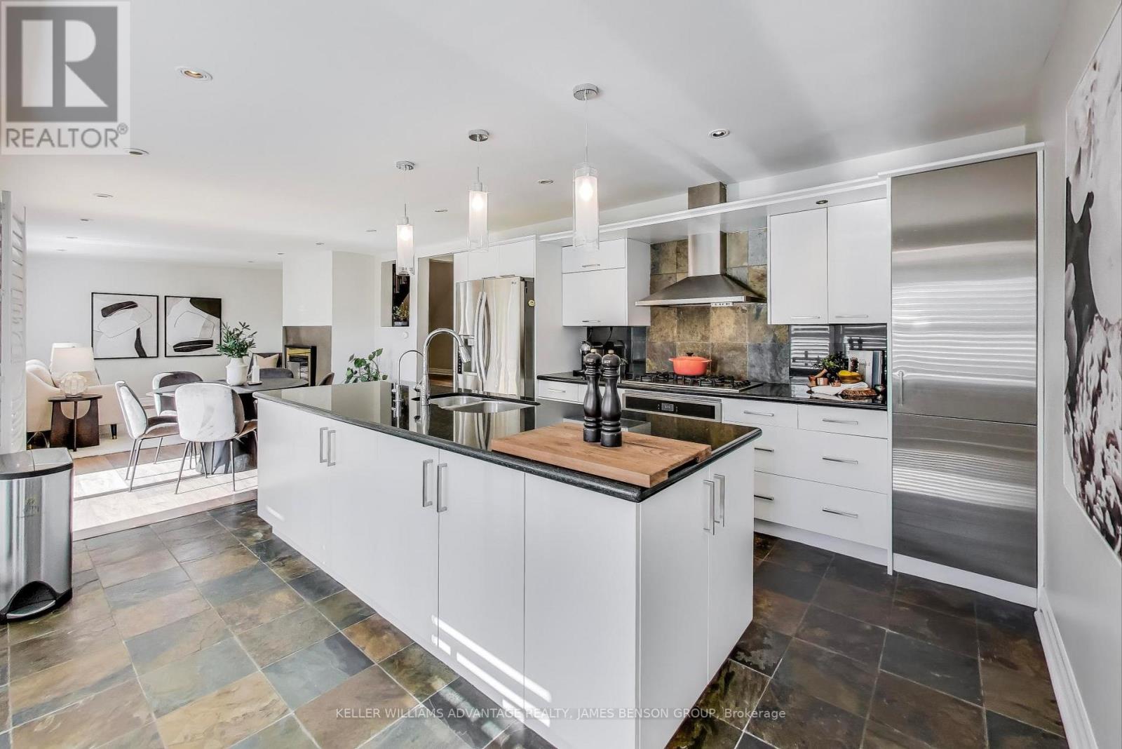 1188 Mineola Gardens, Mississauga, Ontario  L5G 3X9 - Photo 2 - W12509892