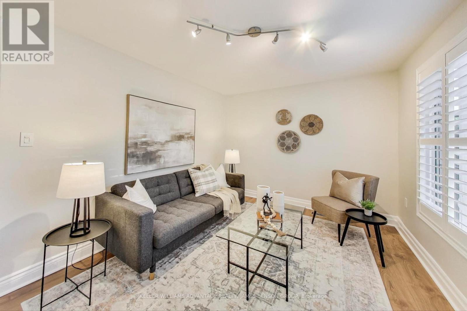 1188 Mineola Gardens, Mississauga, Ontario  L5G 3X9 - Photo 4 - W12509892