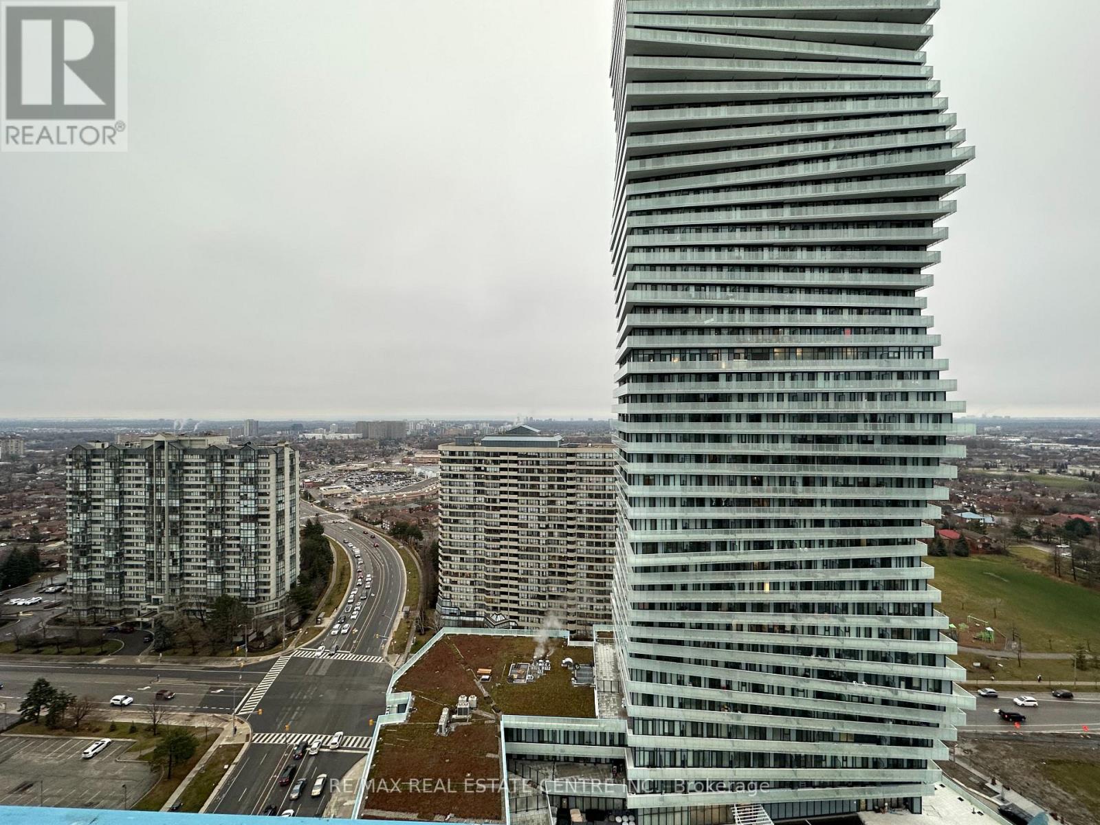 2203 - 3900 Confederation Parkway, Mississauga, Ontario  L5B 0M3 - Photo 10 - W12509970
