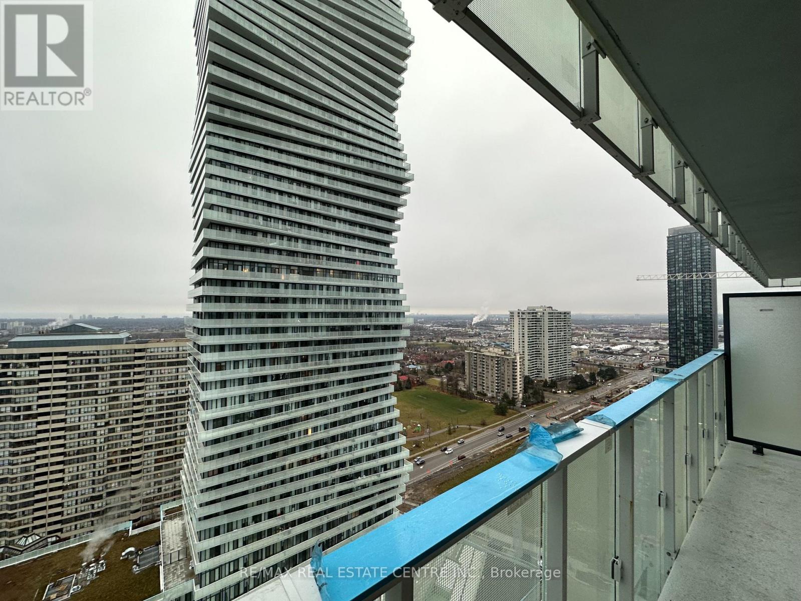 2203 - 3900 Confederation Parkway, Mississauga, Ontario  L5B 0M3 - Photo 9 - W12509970