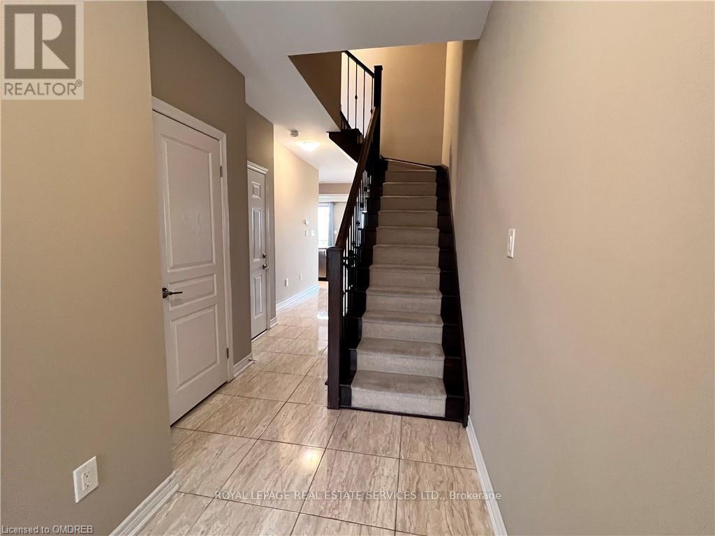 3140 Blackfriar Common, Oakville, Ontario  L6H 0P8 - Photo 2 - W12509972