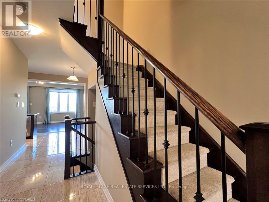 3140 Blackfriar Common, Oakville, Ontario  L6H 0P8 - Photo 3 - W12509972