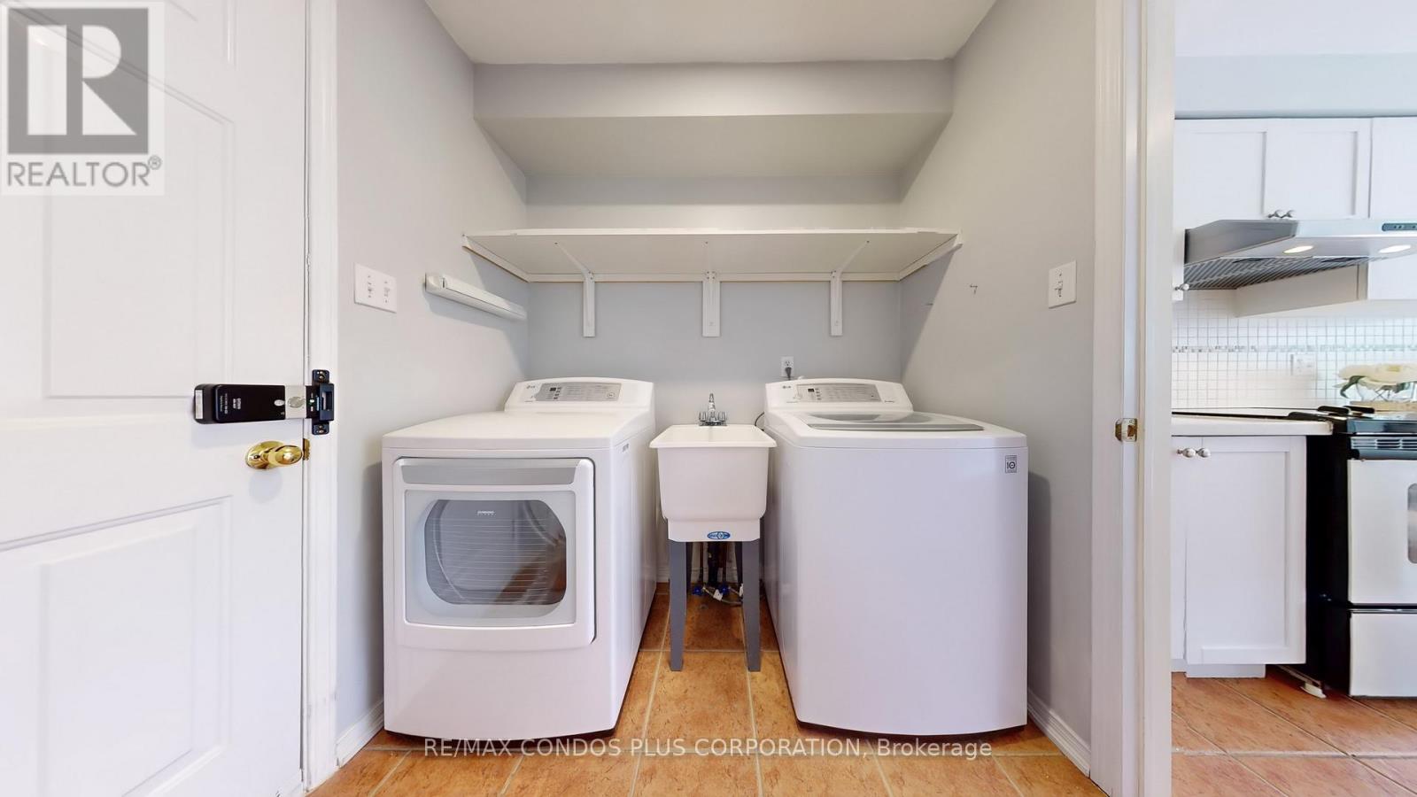 42 - 1290 Heritage Way, Oakville, Ontario  L6M 4M5 - Photo 12 - W12510000