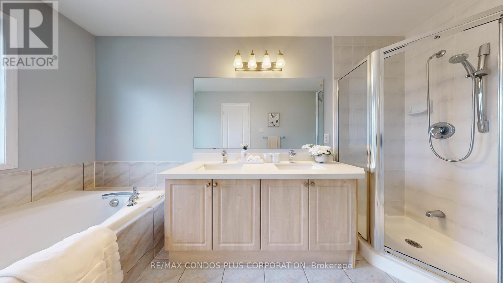 42 - 1290 Heritage Way, Oakville, Ontario  L6M 4M5 - Photo 19 - W12510000