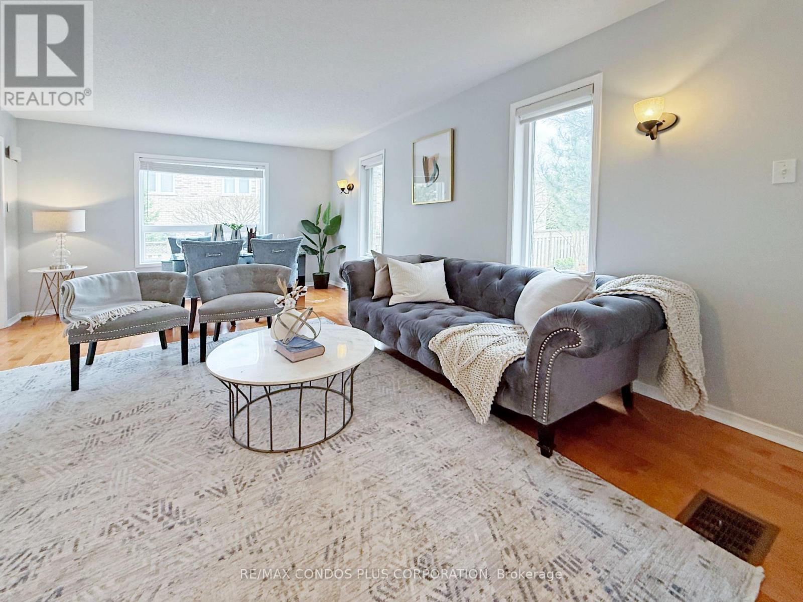 42 - 1290 Heritage Way, Oakville, Ontario  L6M 4M5 - Photo 2 - W12510000