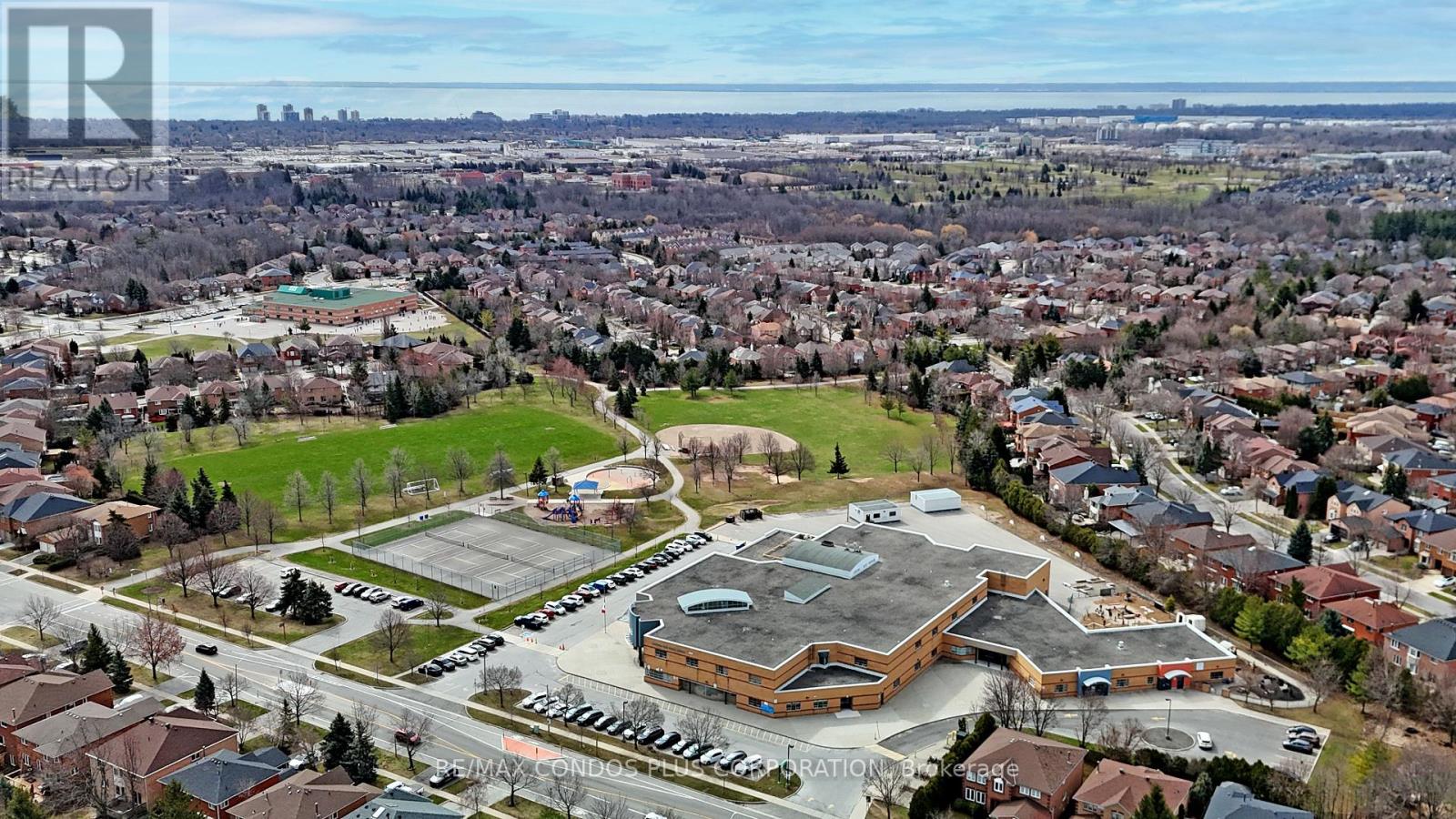 42 - 1290 Heritage Way, Oakville, Ontario  L6M 4M5 - Photo 38 - W12510000