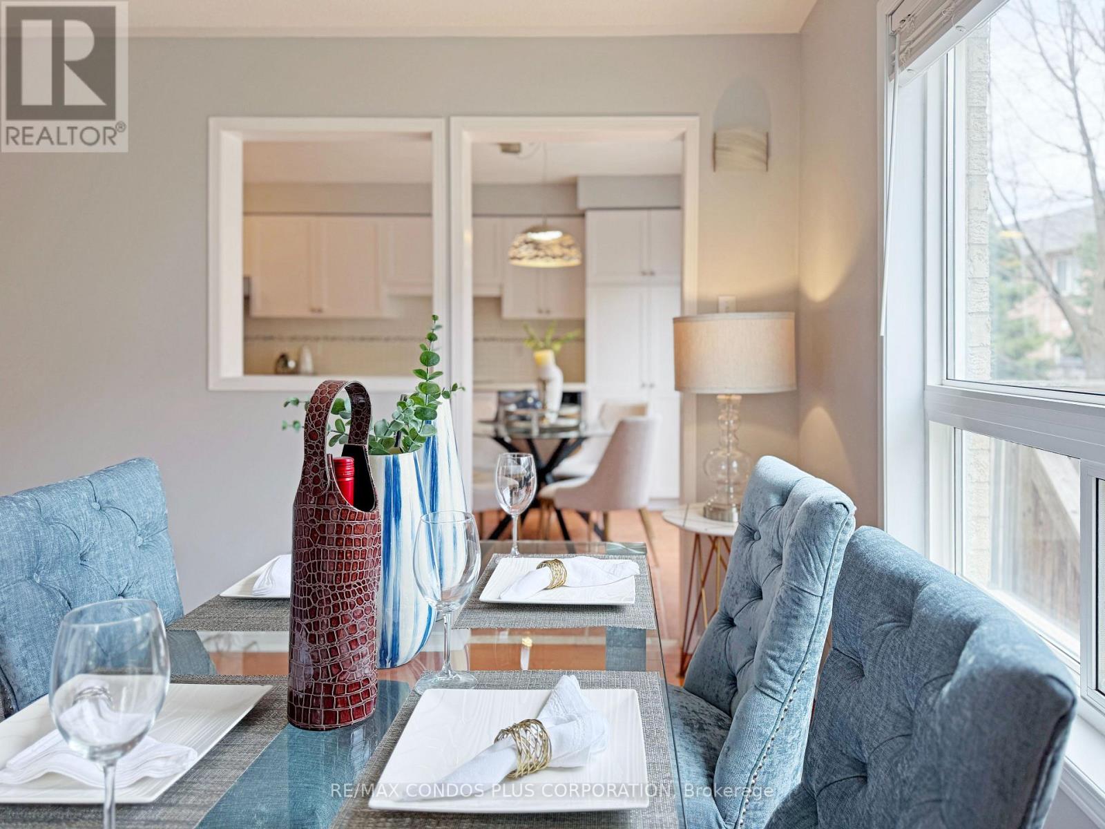 42 - 1290 Heritage Way, Oakville, Ontario  L6M 4M5 - Photo 4 - W12510000