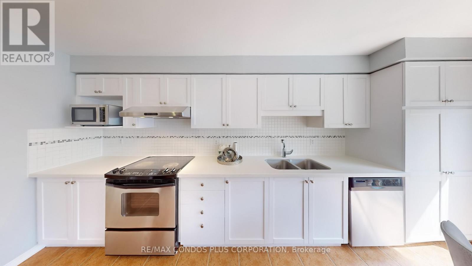 42 - 1290 Heritage Way, Oakville, Ontario  L6M 4M5 - Photo 8 - W12510000