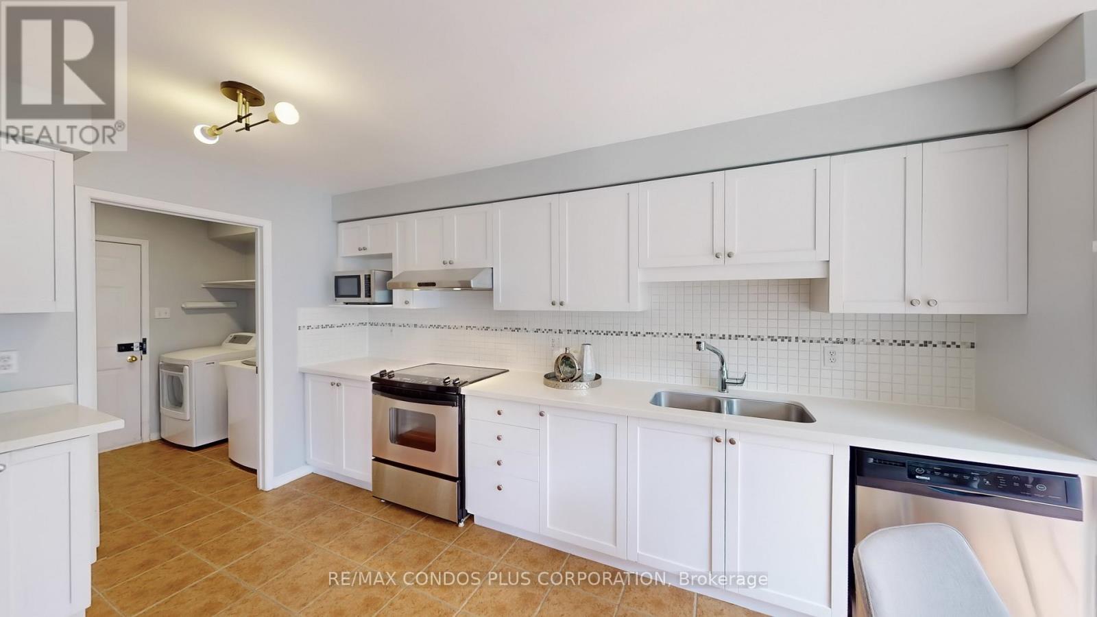 42 - 1290 Heritage Way, Oakville, Ontario  L6M 4M5 - Photo 9 - W12510000