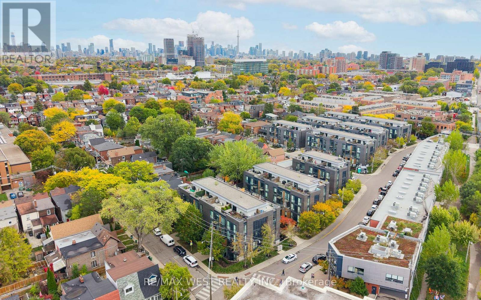 Th401 - 63 Ruskin Avenue, Toronto, Ontario M6P 3P7 - Photo 4 - W12510008