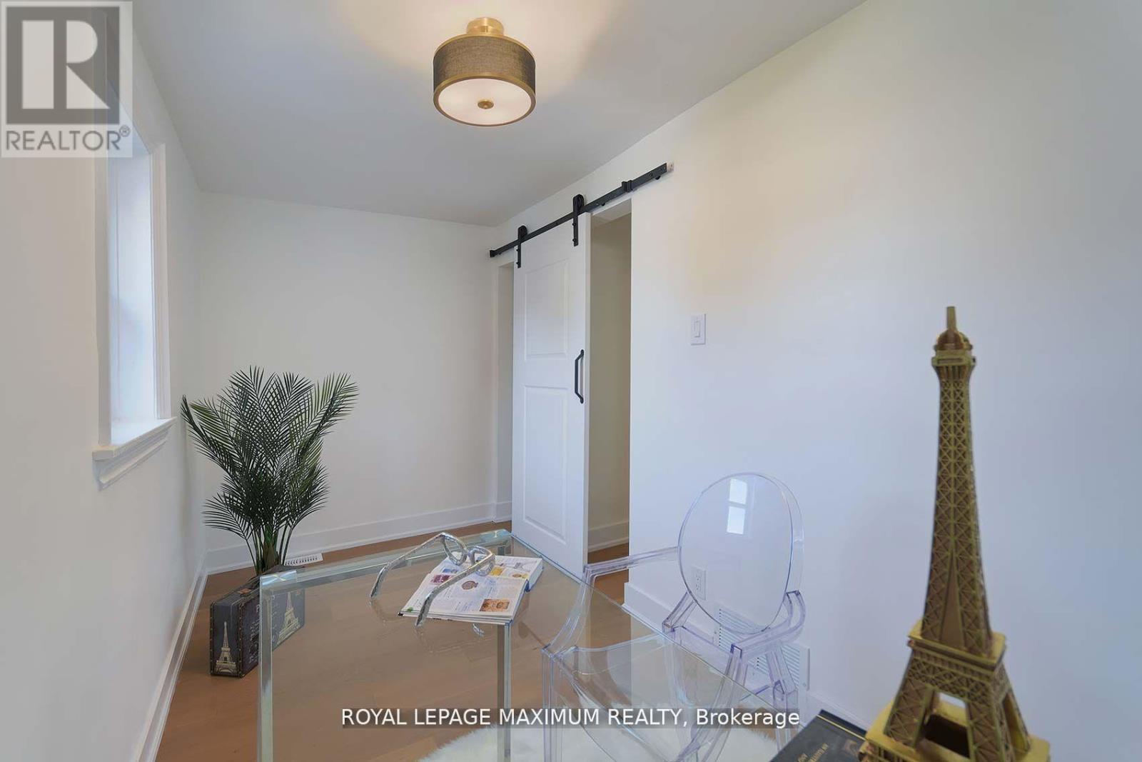 132 Wallace Avenue, Toronto, Ontario  M6H 1T5 - Photo 23 - W12510014