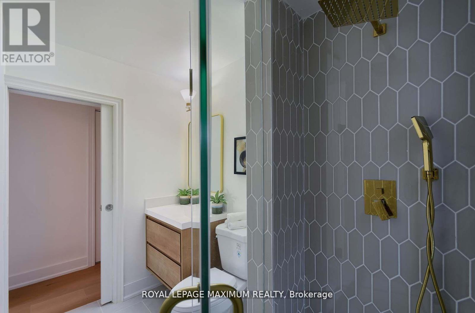 132 Wallace Avenue, Toronto, Ontario  M6H 1T5 - Photo 25 - W12510014