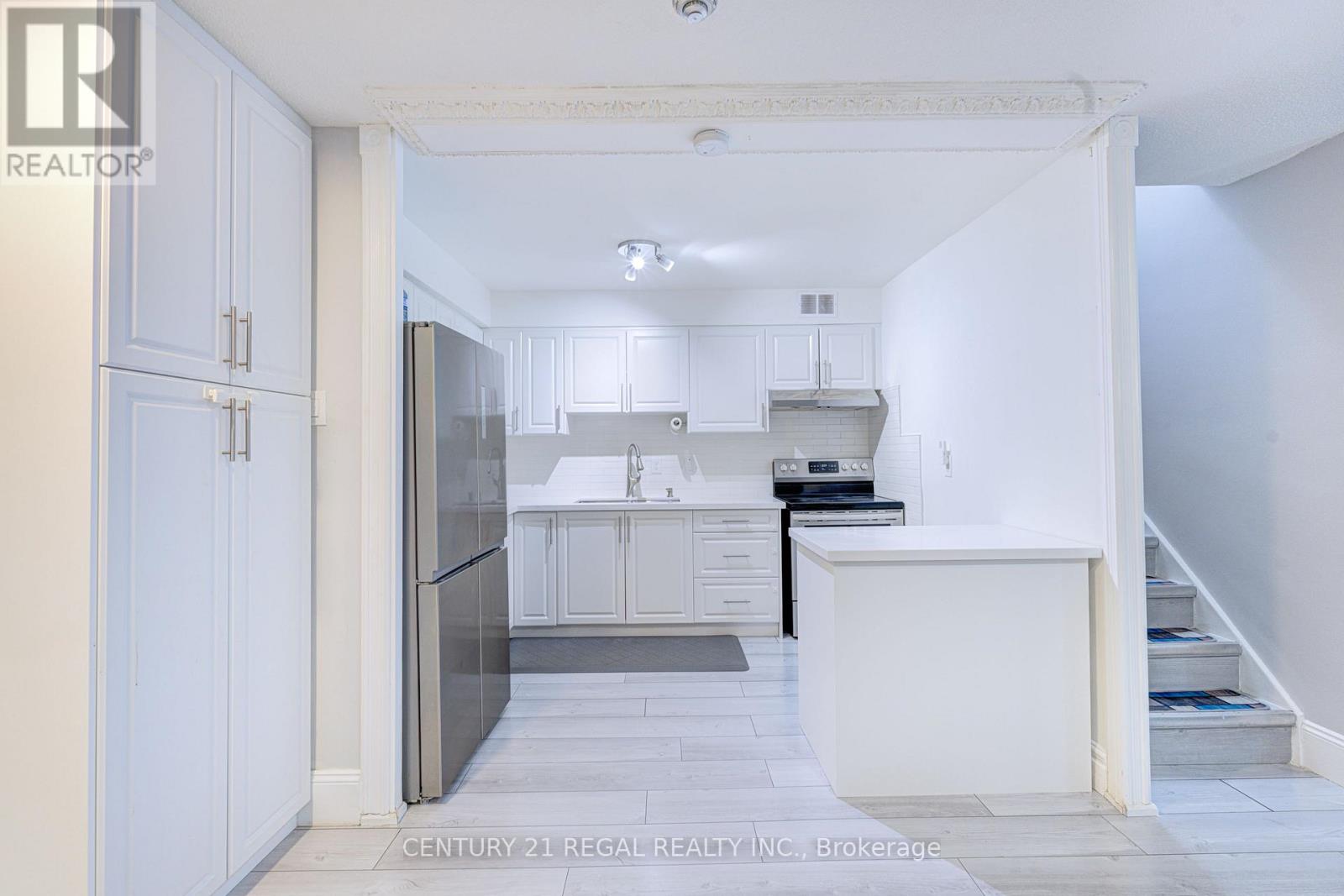 139 - 366 The East Mall, Toronto, Ontario  M9B 6C6 - Photo 5 - W12510050