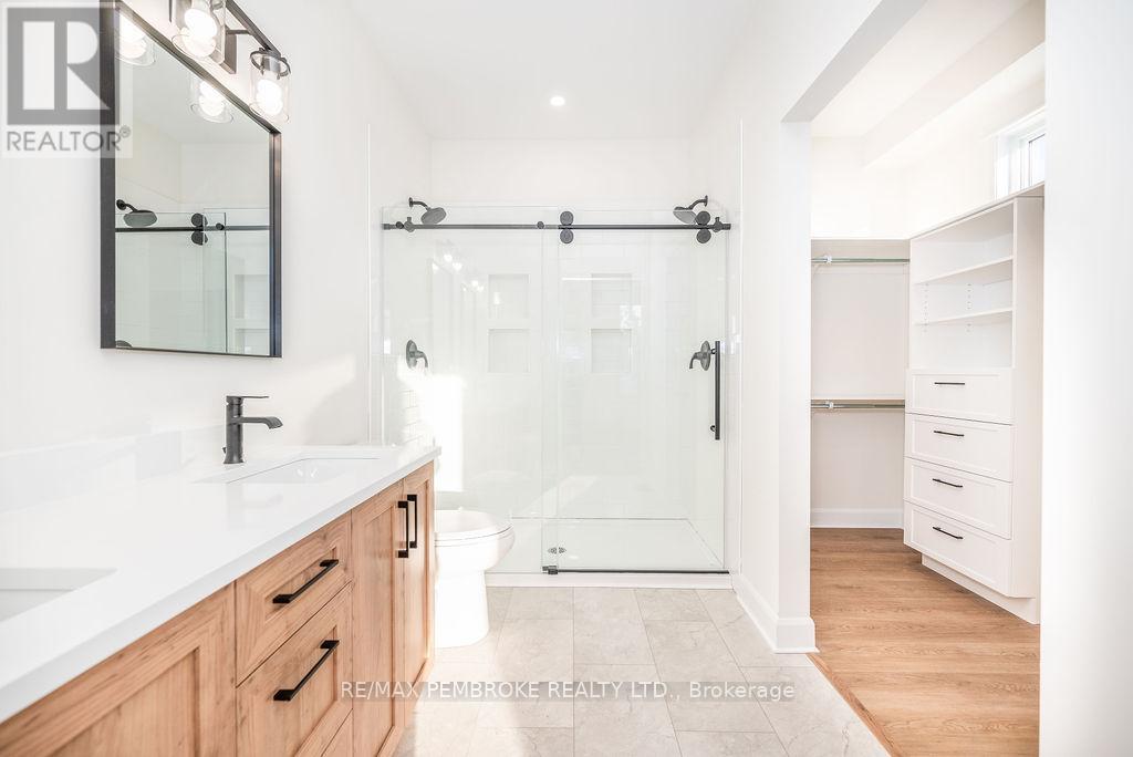 18 Durant Street, Petawawa, Ontario  K8H 0G2 - Photo 21 - X12499616