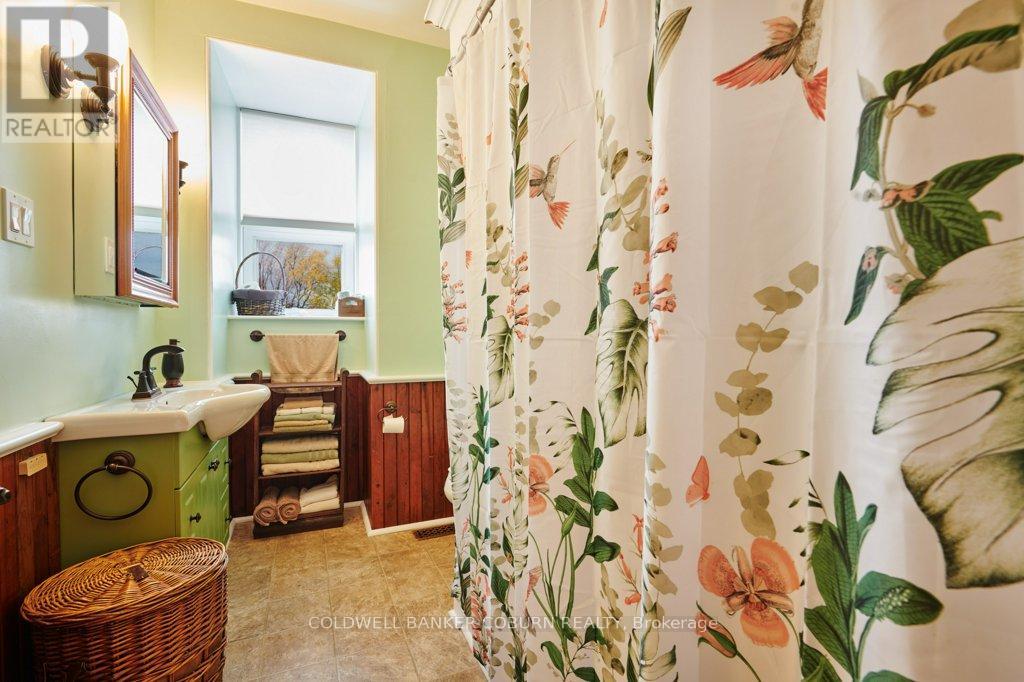 35 Lakeshore Drive, South Dundas, Ontario  K0C 1X0 - Photo 31 - X12510062