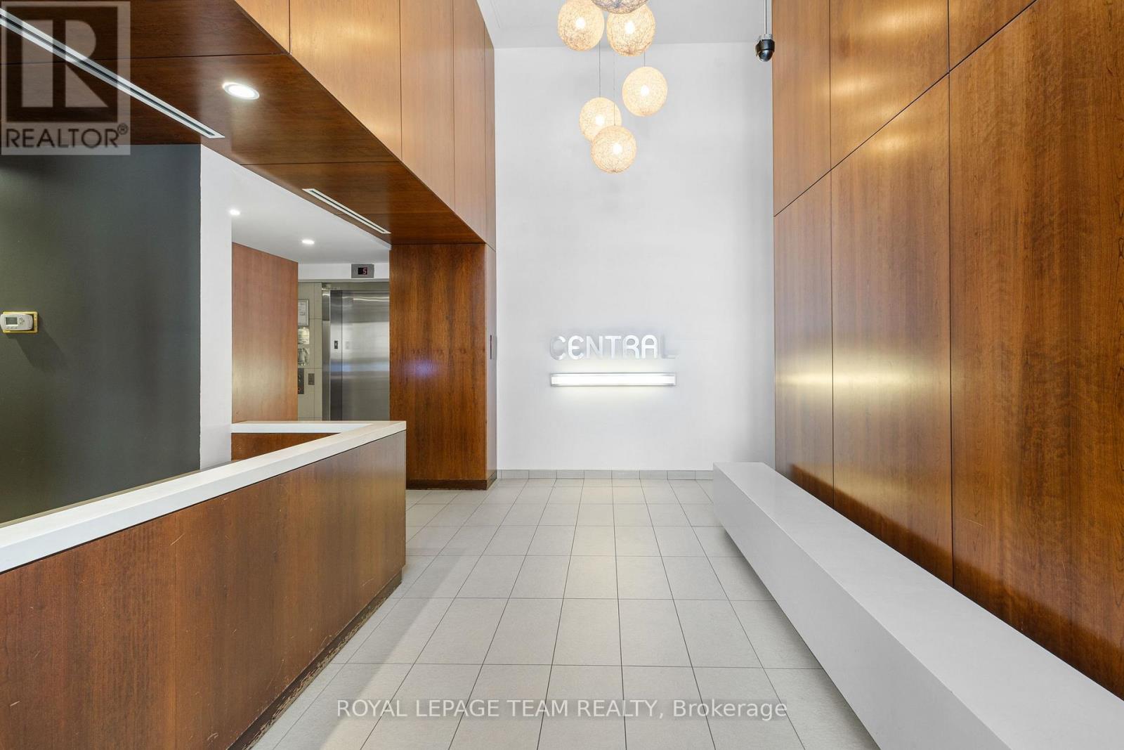 608 - 354 Gladstone Avenue, Ottawa, Ontario  K2P 0R4 - Photo 2 - X12510104