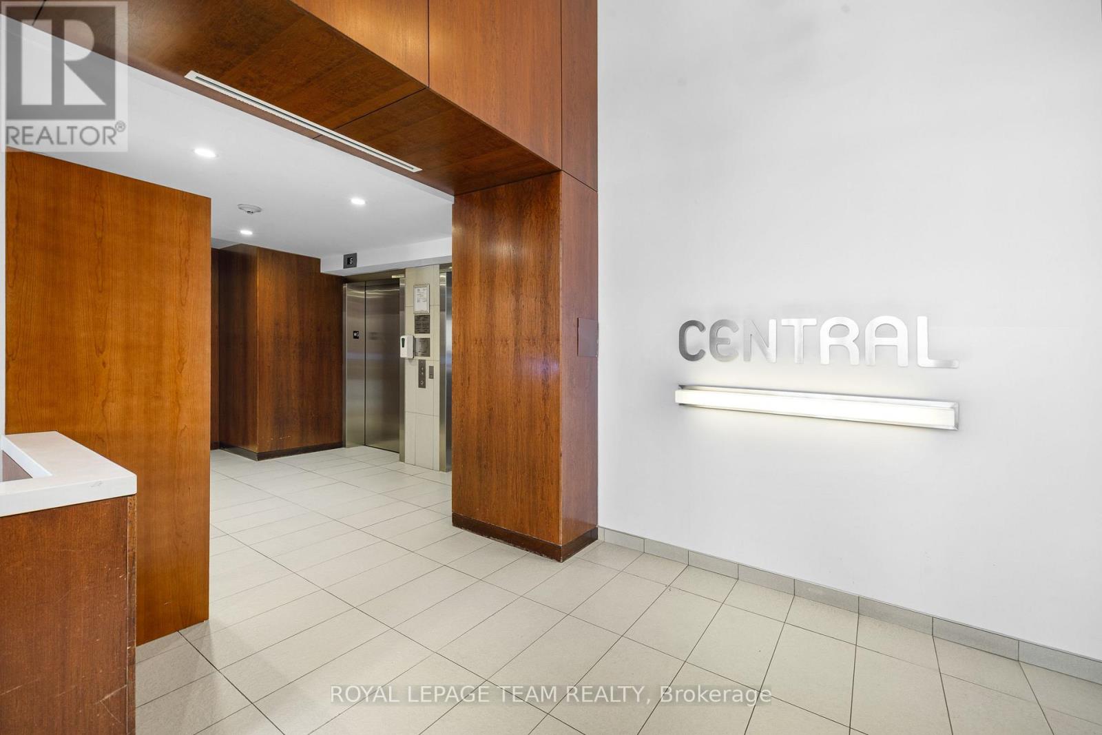 608 - 354 Gladstone Avenue, Ottawa, Ontario  K2P 0R4 - Photo 3 - X12510104