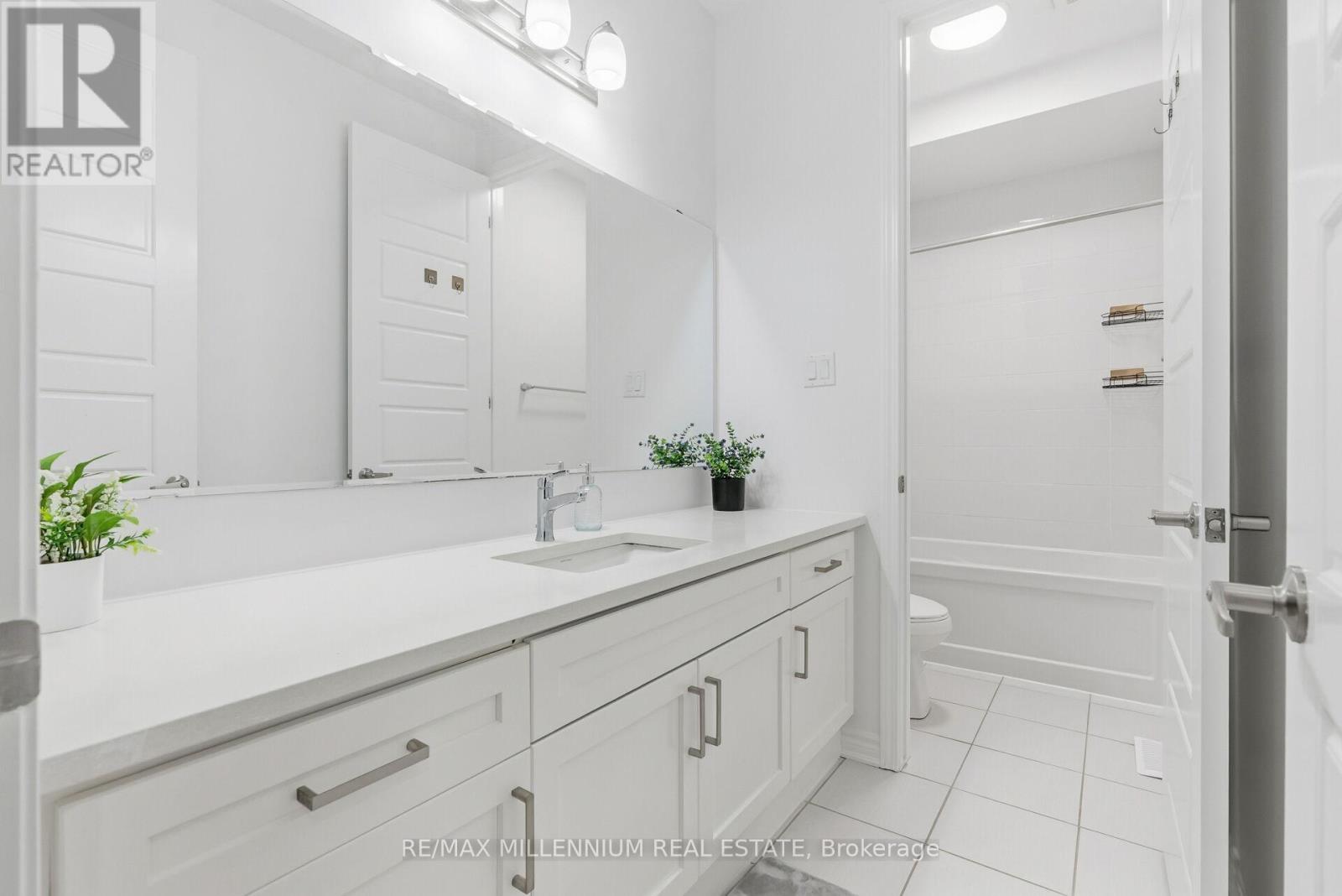 30 Hammermeister Street, Kitchener, Ontario  N2R 0T2 - Photo 42 - X12509896