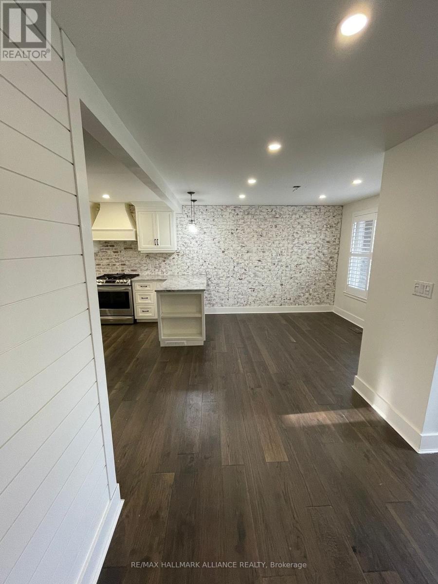 22 Bevan Court, Hamilton, Ontario  L8K 4R1 - Photo 3 - X12509956