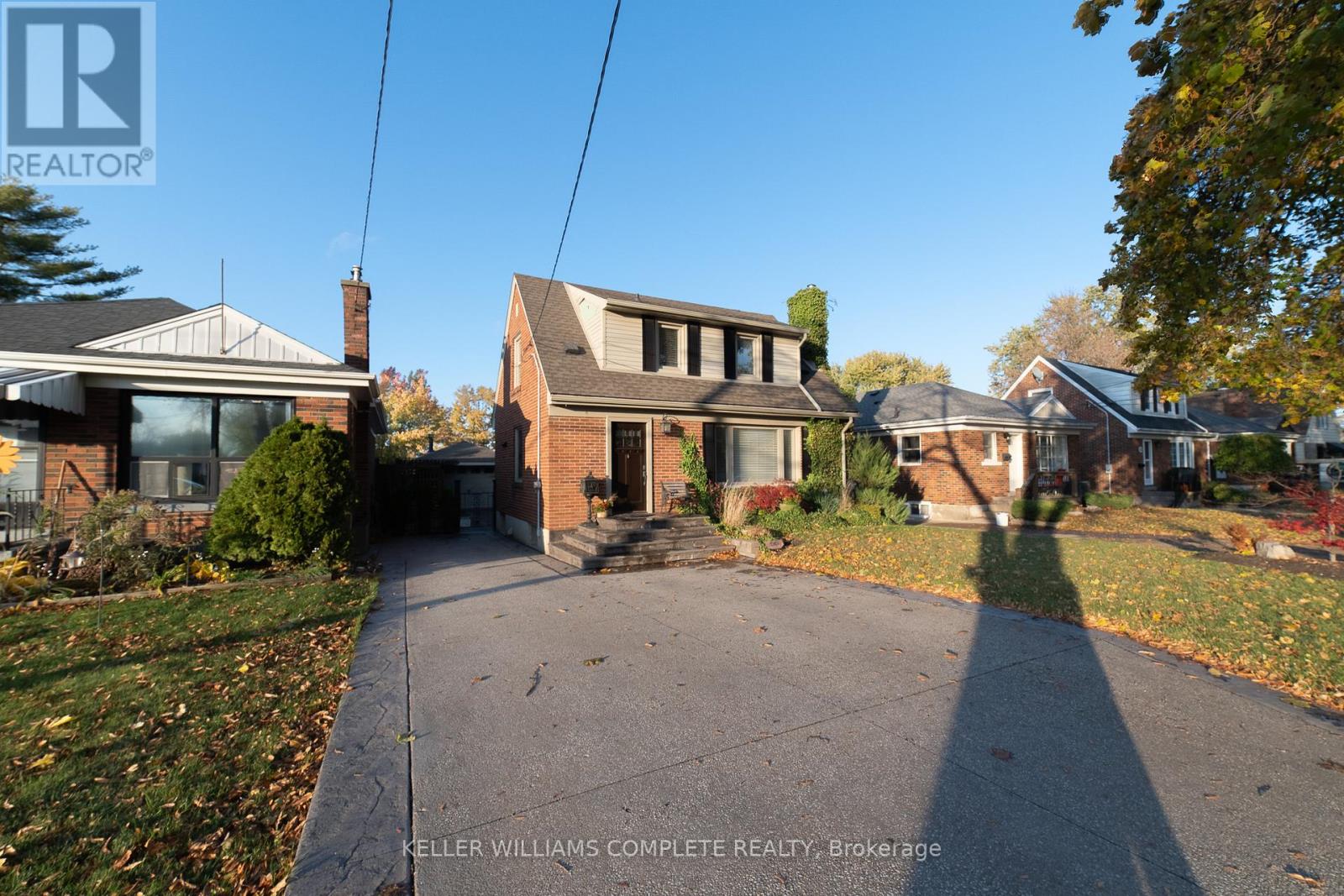 66 Maitland Street, Thorold, Ontario L2V 3A9 - Photo 2 - X12509966