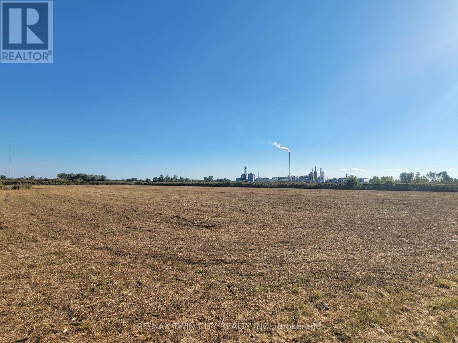 450 Riverview Drive, Chatham-Kent, Ontario  N7M 6B8 - Photo 6 - X12509996