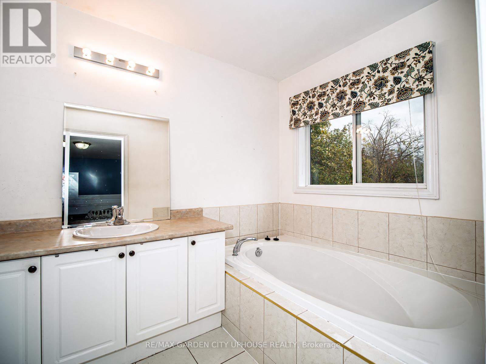 50 Chloe Street, St. Catharines, Ontario L2P 0A5 - Photo 17 - X12510112