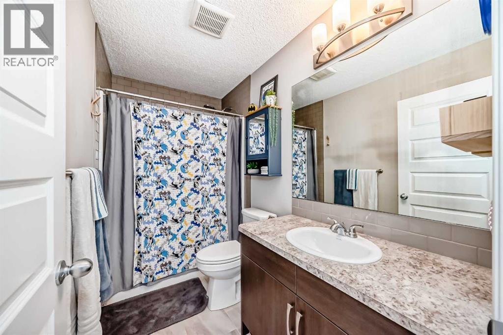 63 Heritage Court, Cochrane, Alberta  T4C 2N5 - Photo 30 - A2257011