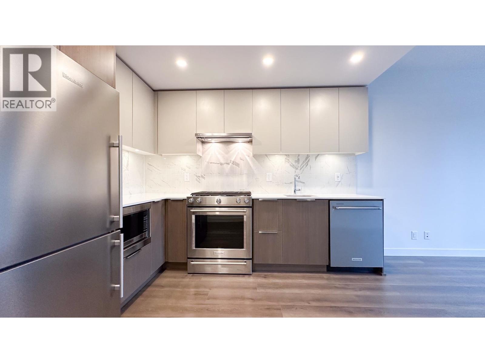 309 645 Como Lake Avenue, Coquitlam, British Columbia V3J 0P1 - Photo 9 - R3064754