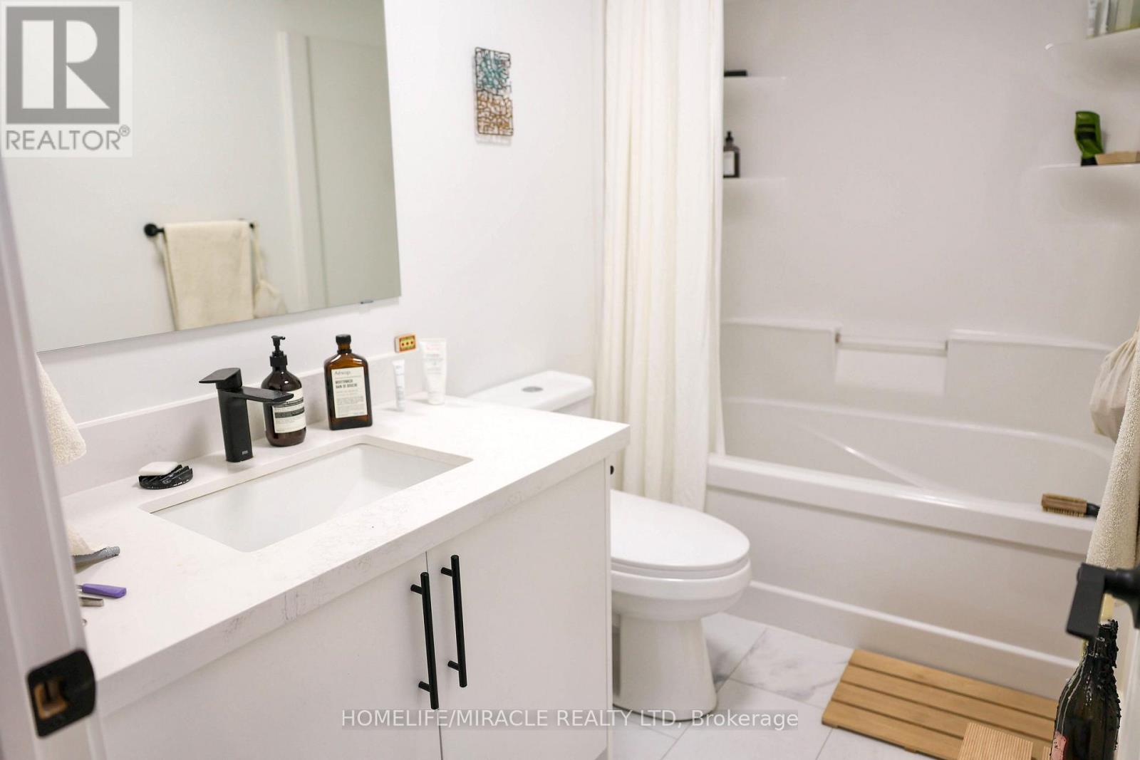 8 - 1103 Dufferin Street, Toronto, Ontario M6H 4B5 - Photo 9 - W12500678