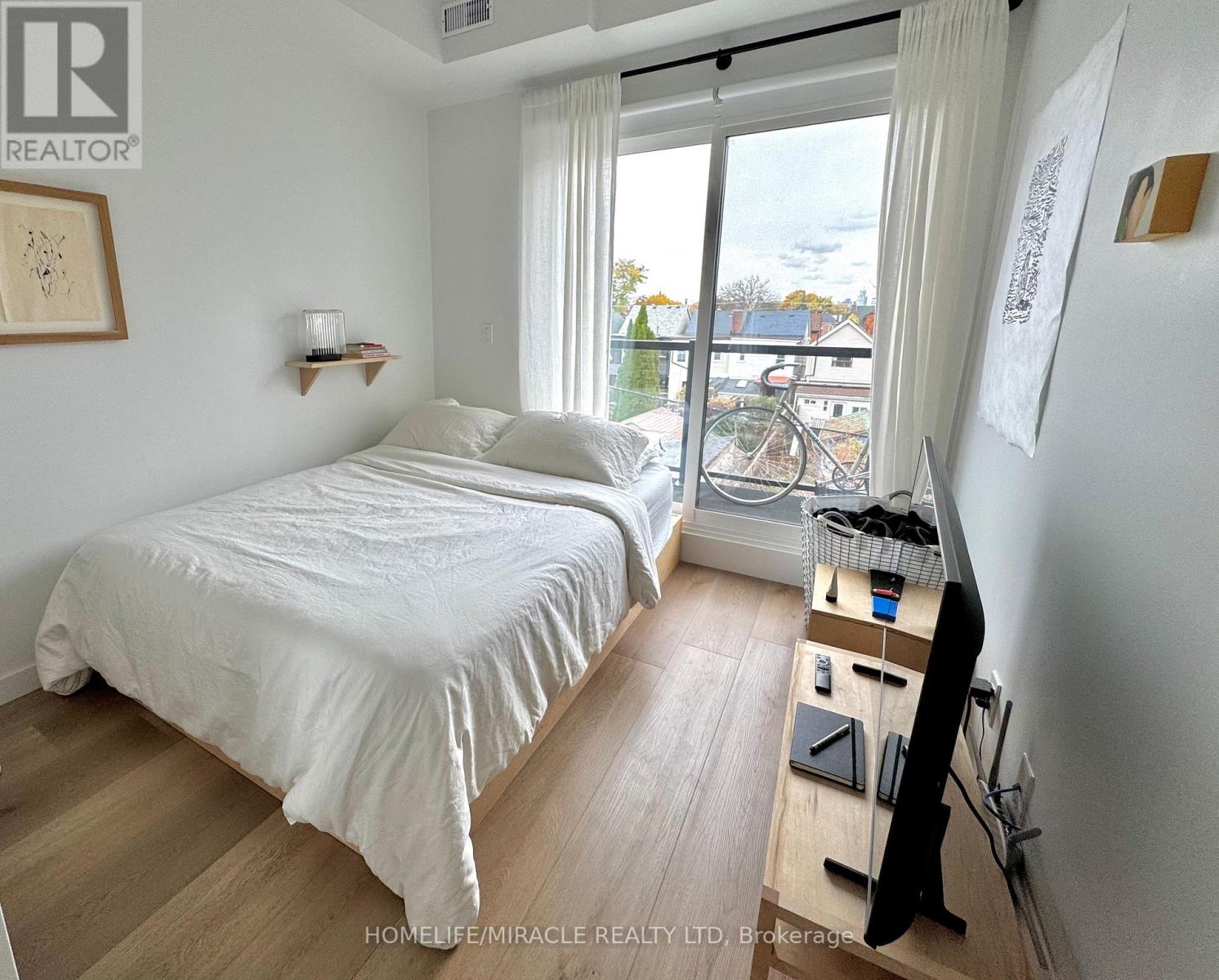 8 - 1103 Dufferin Street, Toronto, Ontario M6H 4B5 - Photo 5 - W12500678