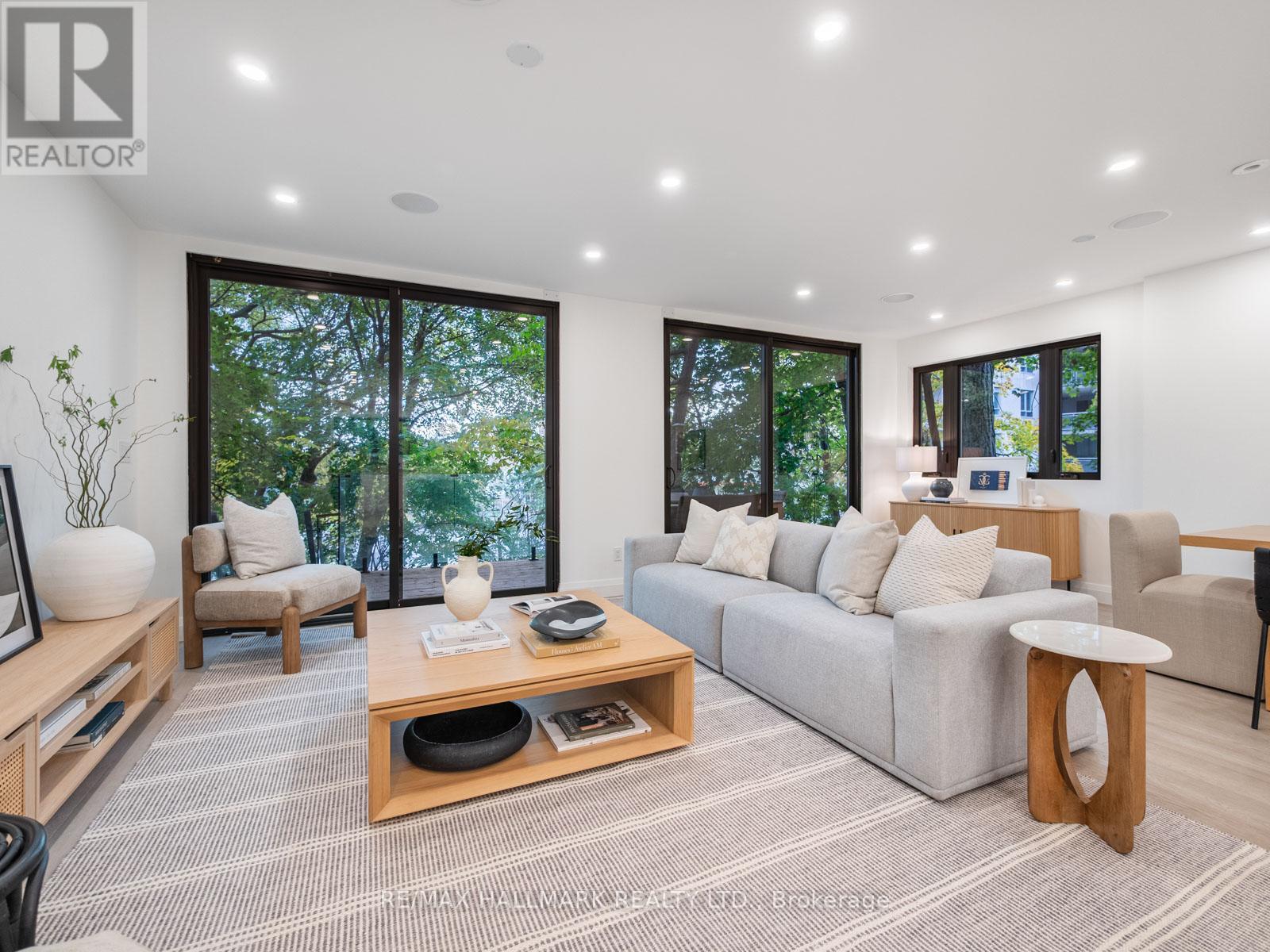 11 Craig Crescent, Toronto, Ontario  M4G 2N6 - Photo 11 - C12510098