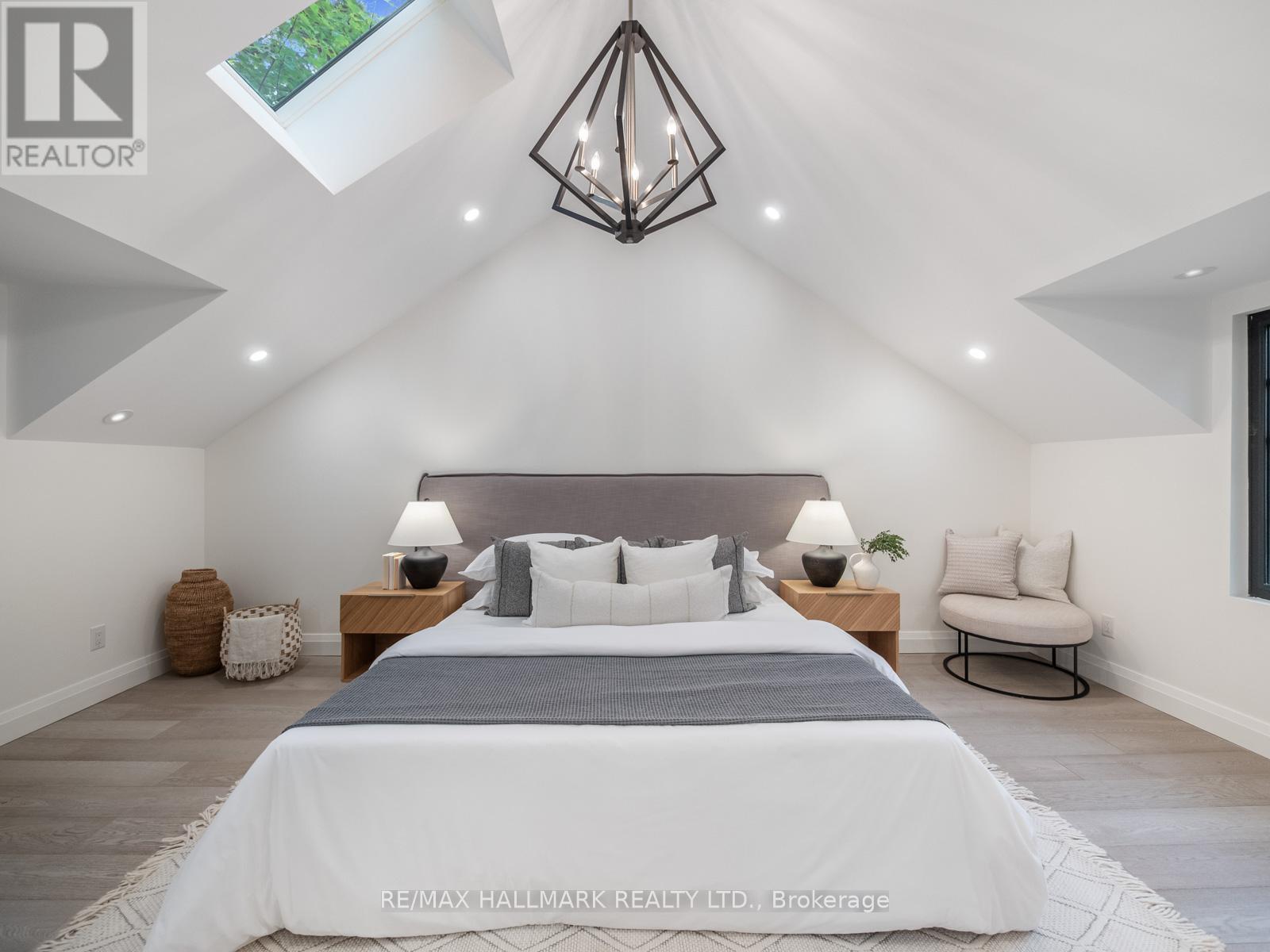 11 Craig Crescent, Toronto, Ontario  M4G 2N6 - Photo 18 - C12510098