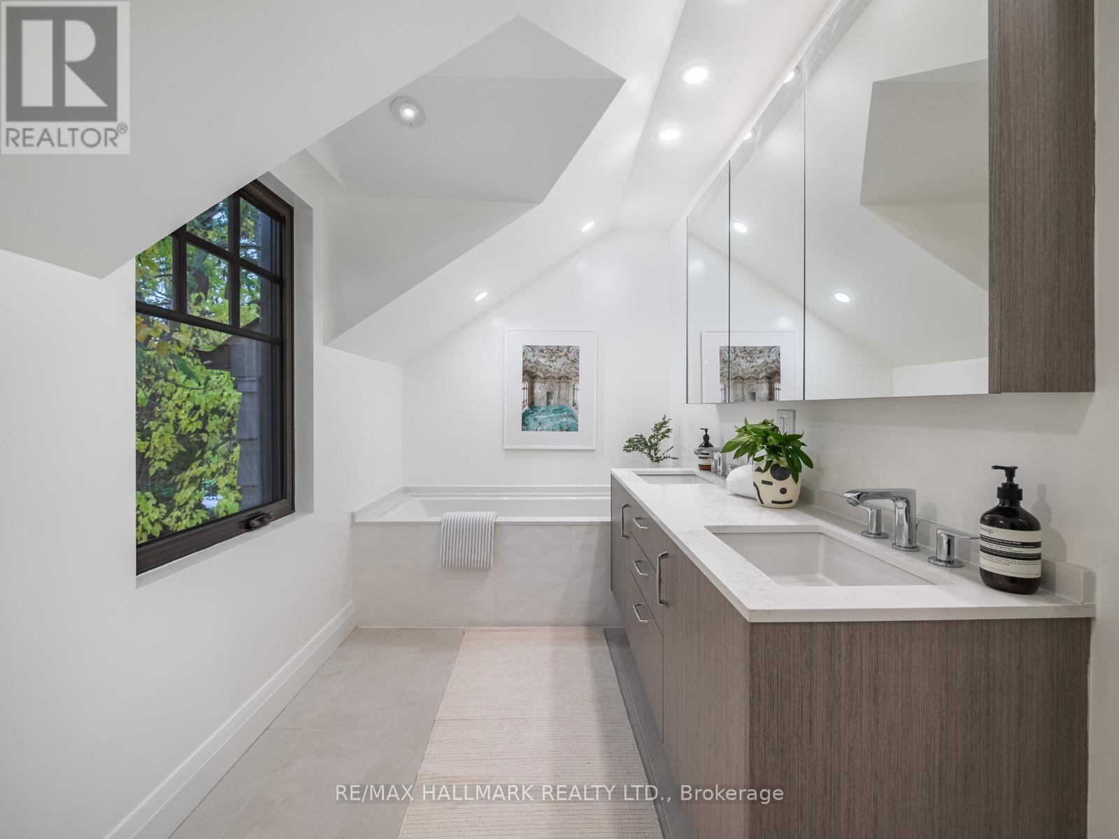 11 Craig Crescent, Toronto, Ontario  M4G 2N6 - Photo 22 - C12510098