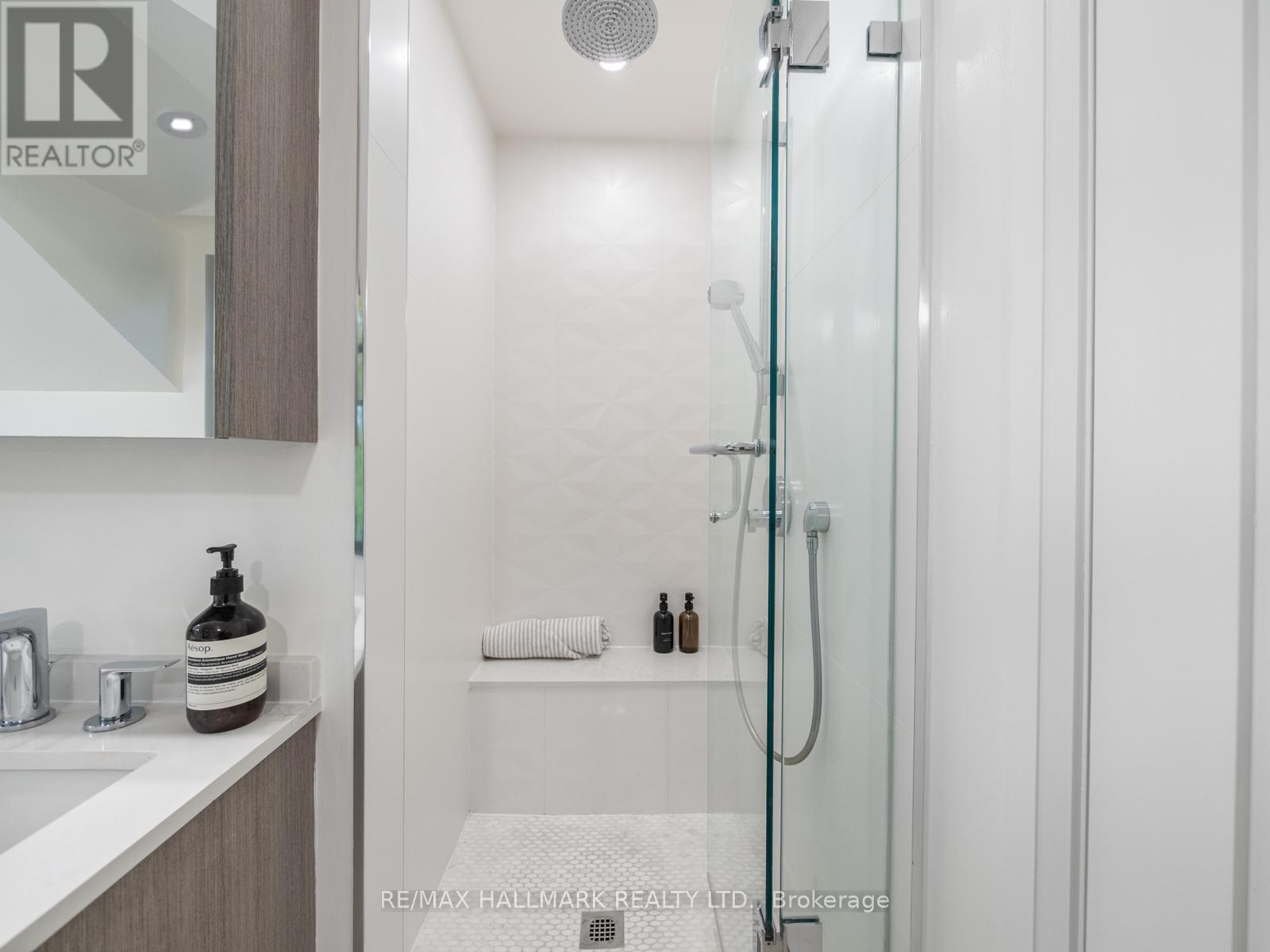 11 Craig Crescent, Toronto, Ontario  M4G 2N6 - Photo 23 - C12510098