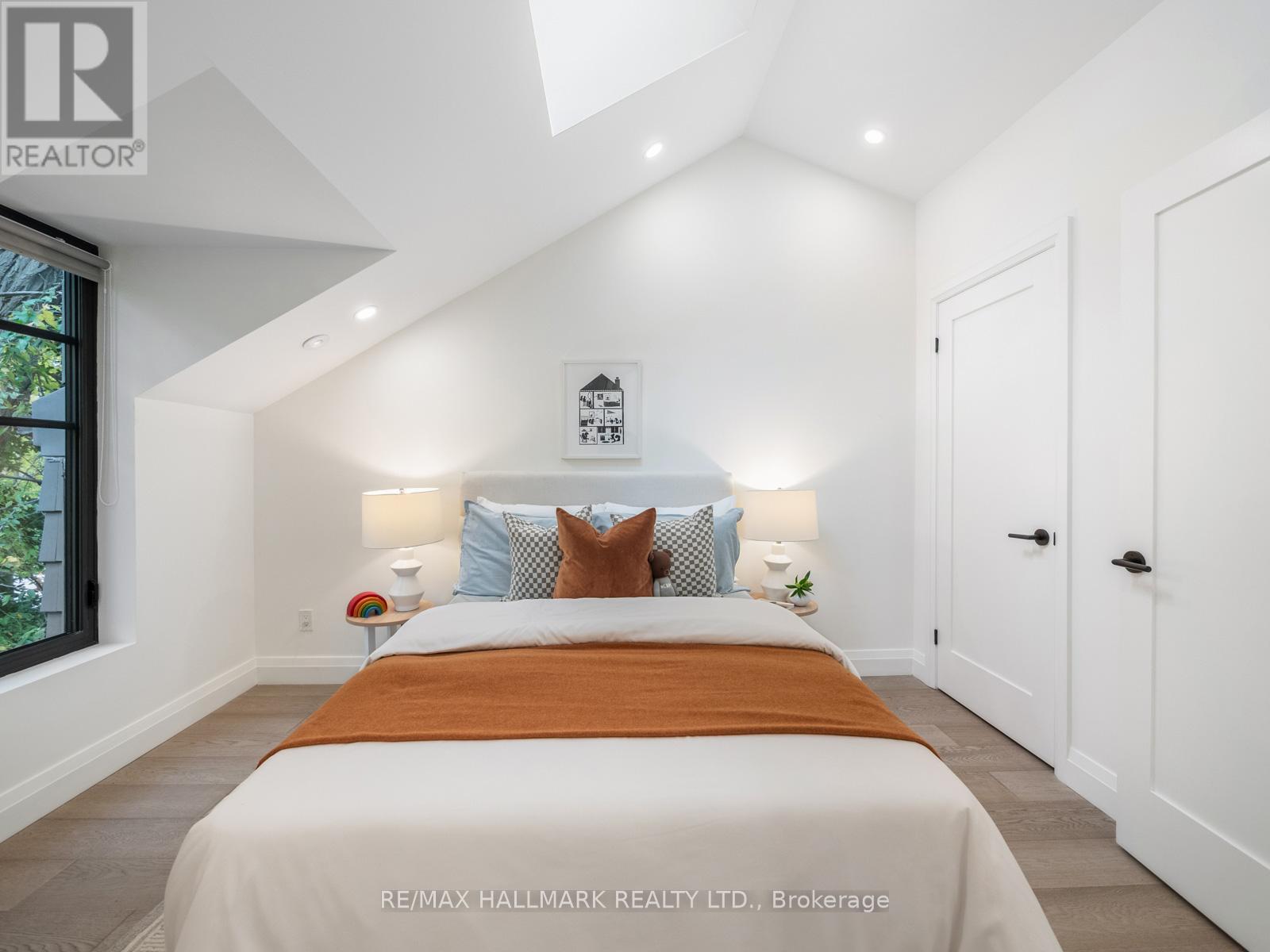 11 Craig Crescent, Toronto, Ontario  M4G 2N6 - Photo 25 - C12510098