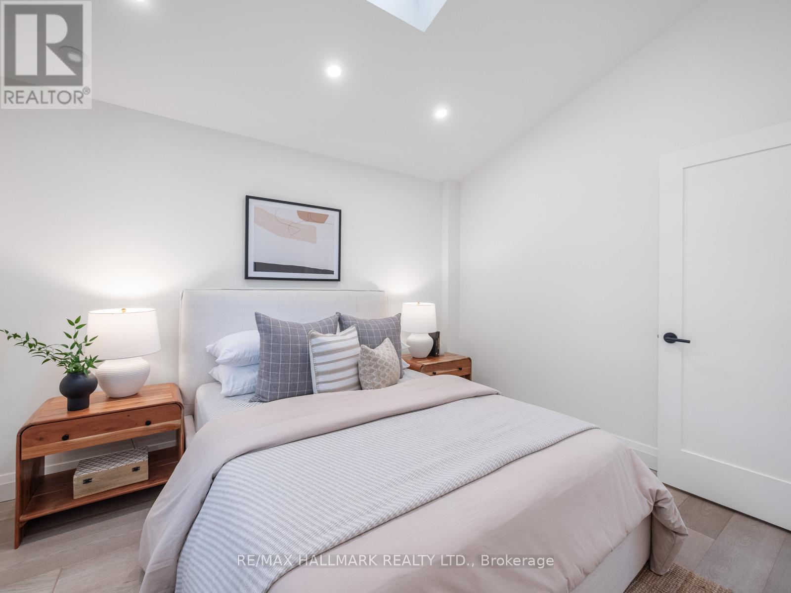 11 Craig Crescent, Toronto, Ontario  M4G 2N6 - Photo 31 - C12510098