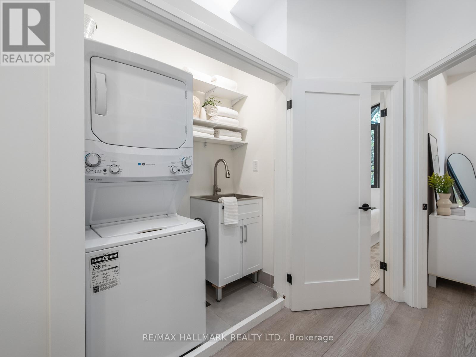 11 Craig Crescent, Toronto, Ontario  M4G 2N6 - Photo 32 - C12510098