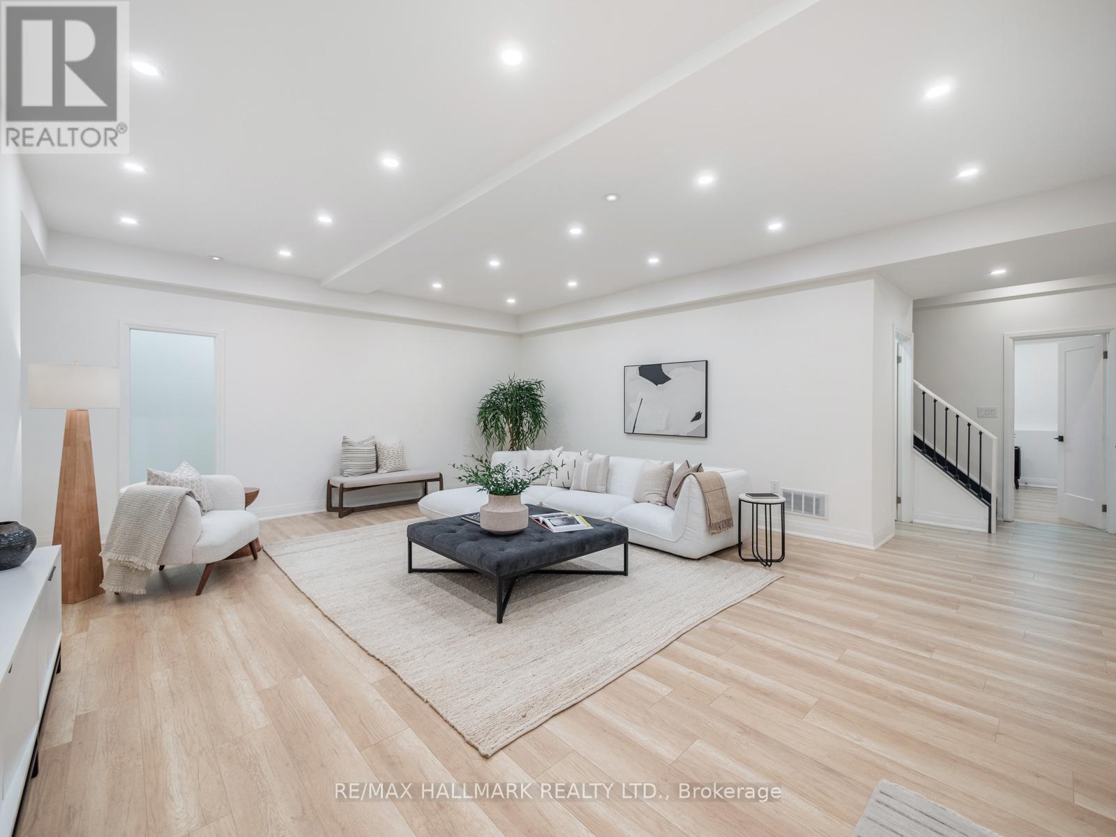 11 Craig Crescent, Toronto, Ontario  M4G 2N6 - Photo 35 - C12510098