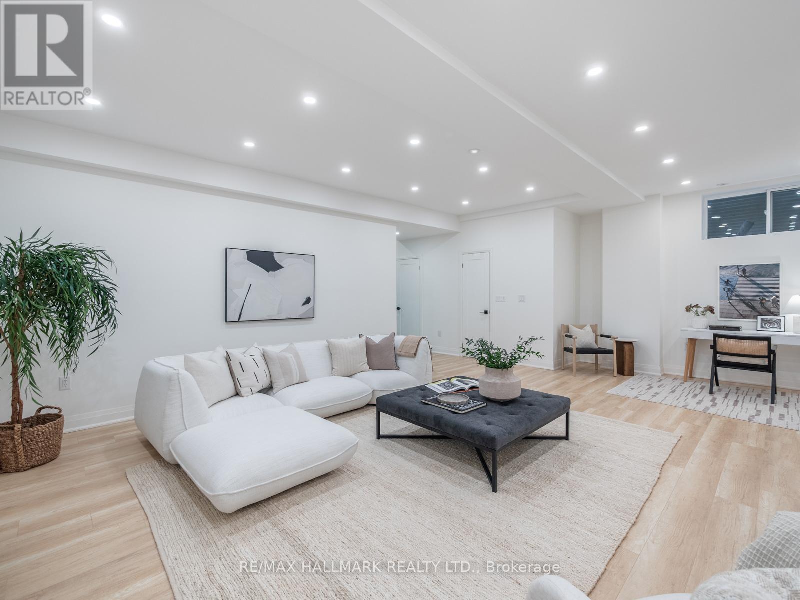 11 Craig Crescent, Toronto, Ontario  M4G 2N6 - Photo 36 - C12510098