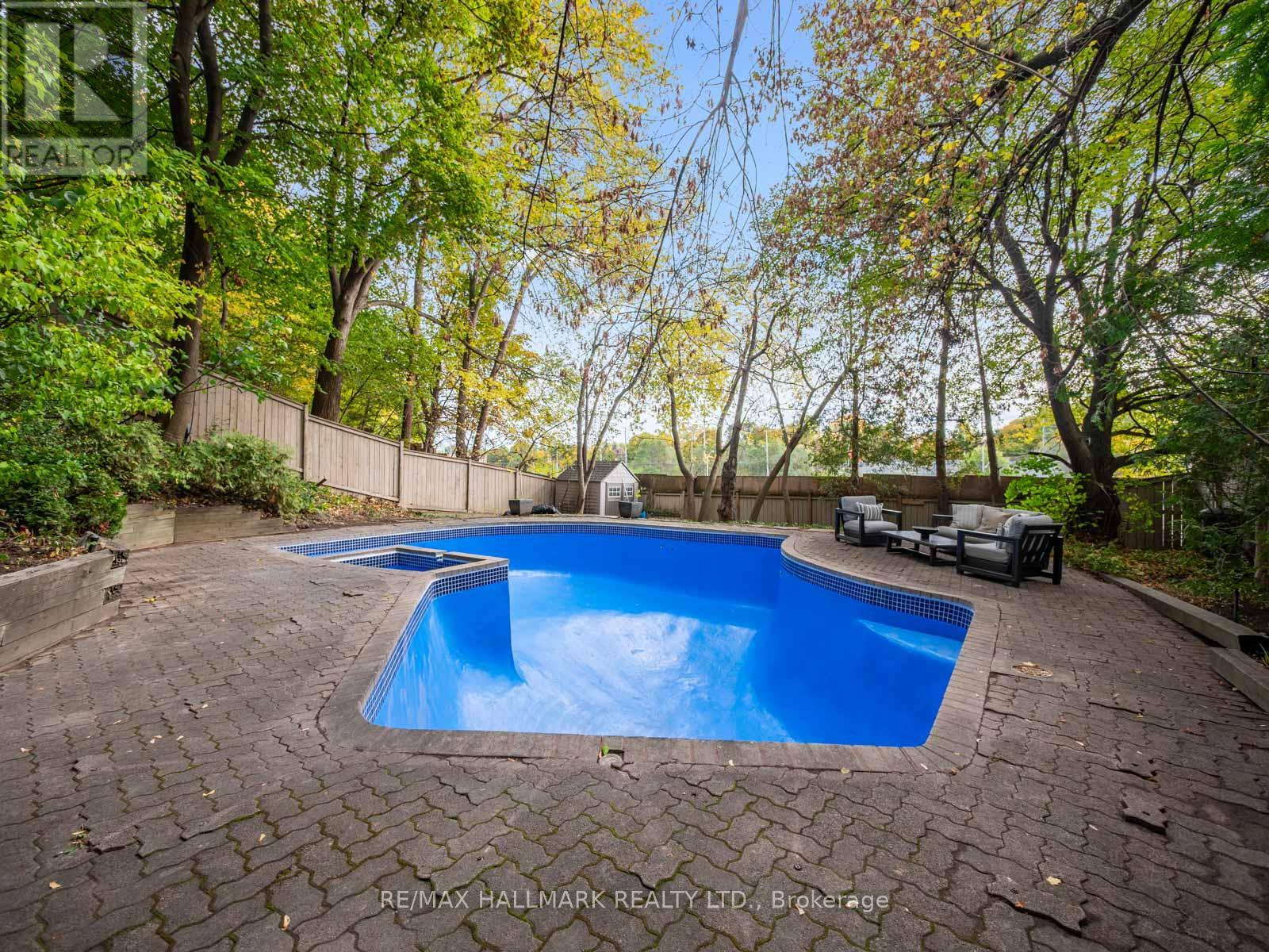 11 Craig Crescent, Toronto, Ontario  M4G 2N6 - Photo 47 - C12510098