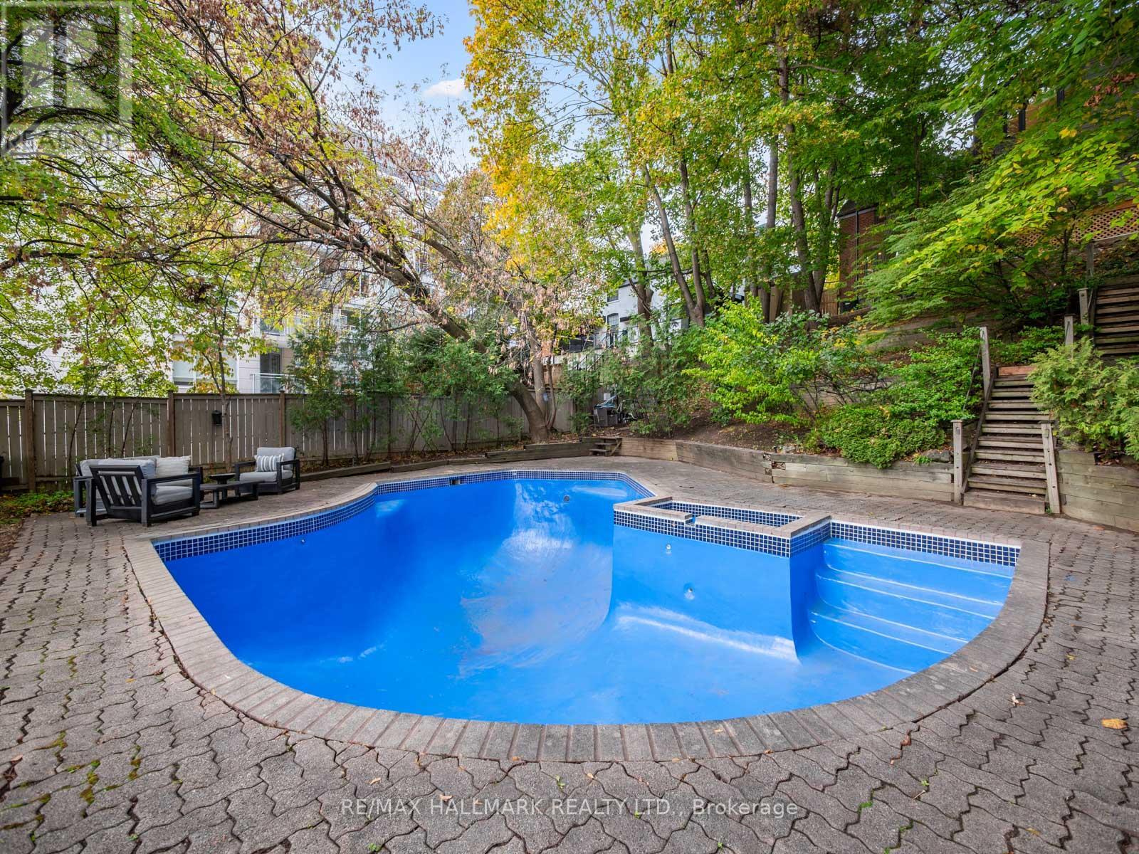 11 Craig Crescent, Toronto, Ontario  M4G 2N6 - Photo 49 - C12510098