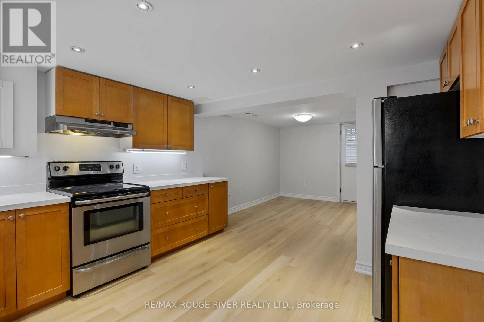 Lower - 902 Donovan Crescent, Whitby, Ontario L1N 3G3 - Photo 6 - E12509600