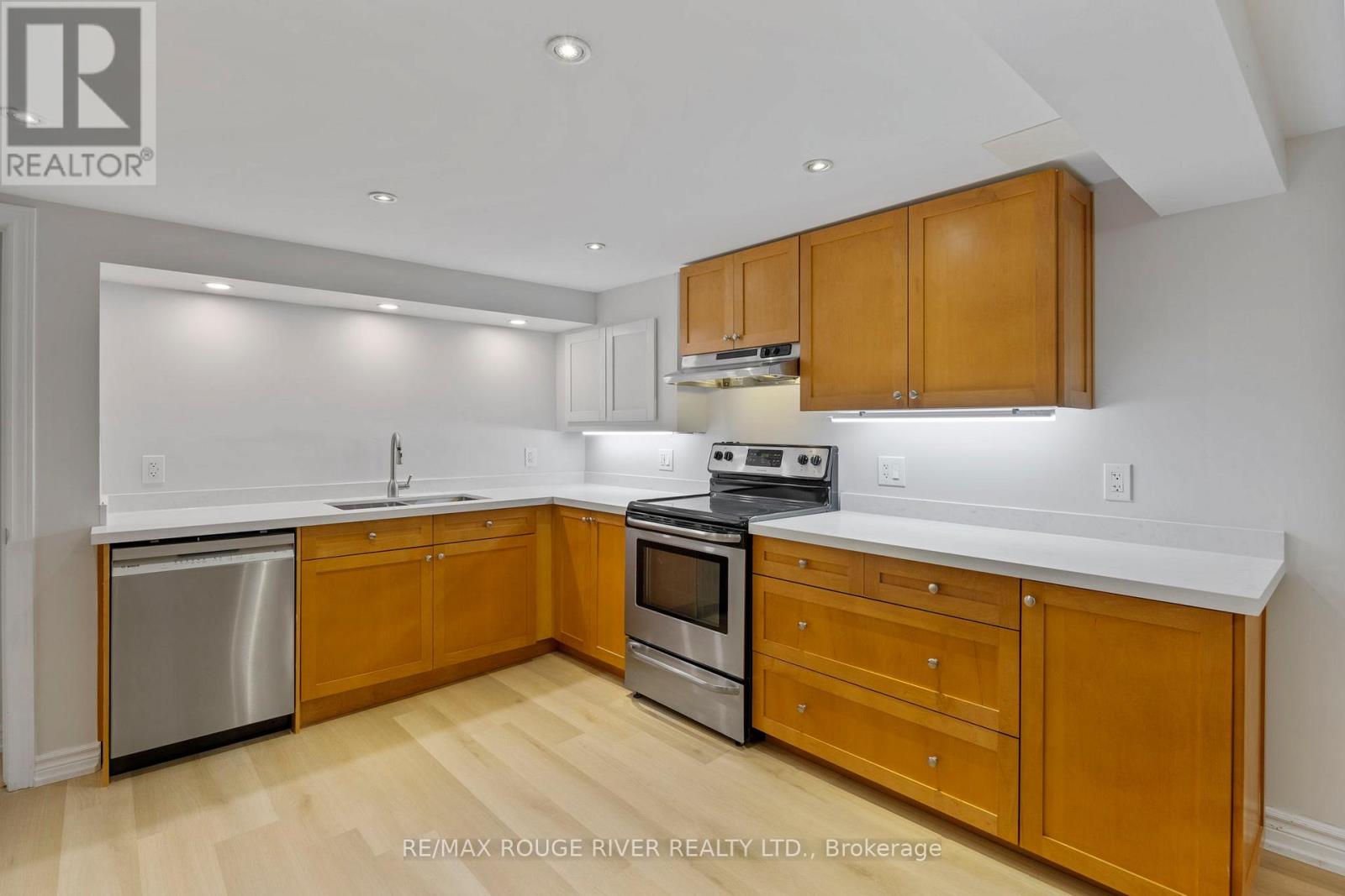 Lower - 902 Donovan Crescent, Whitby, Ontario L1N 3G3 - Photo 4 - E12509600