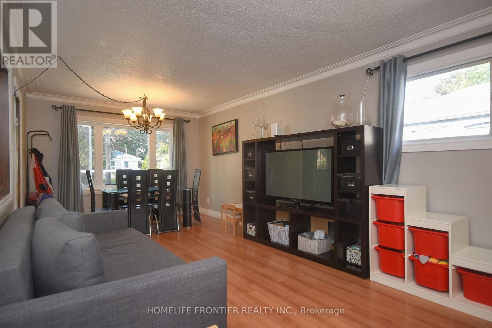 109 Darlingside Drive, Toronto, Ontario  M1E 3P4 - Photo 11 - E12510100