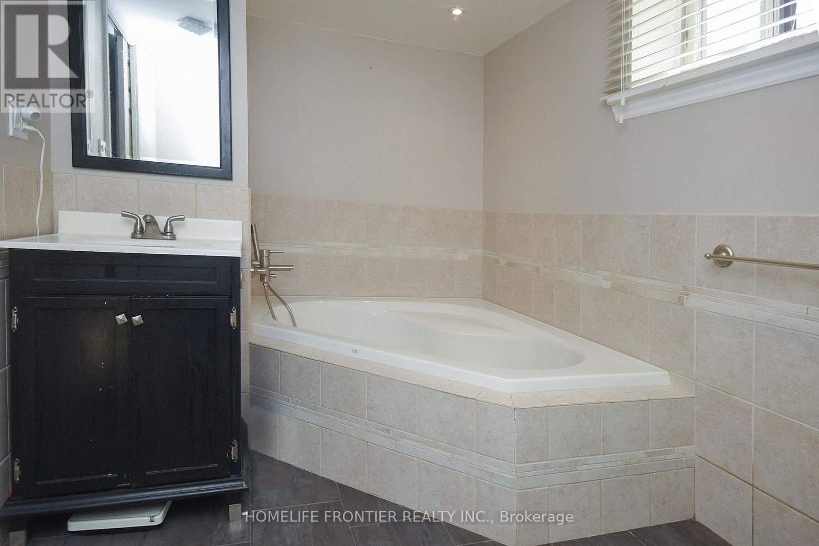 109 Darlingside Drive, Toronto, Ontario  M1E 3P4 - Photo 26 - E12510100