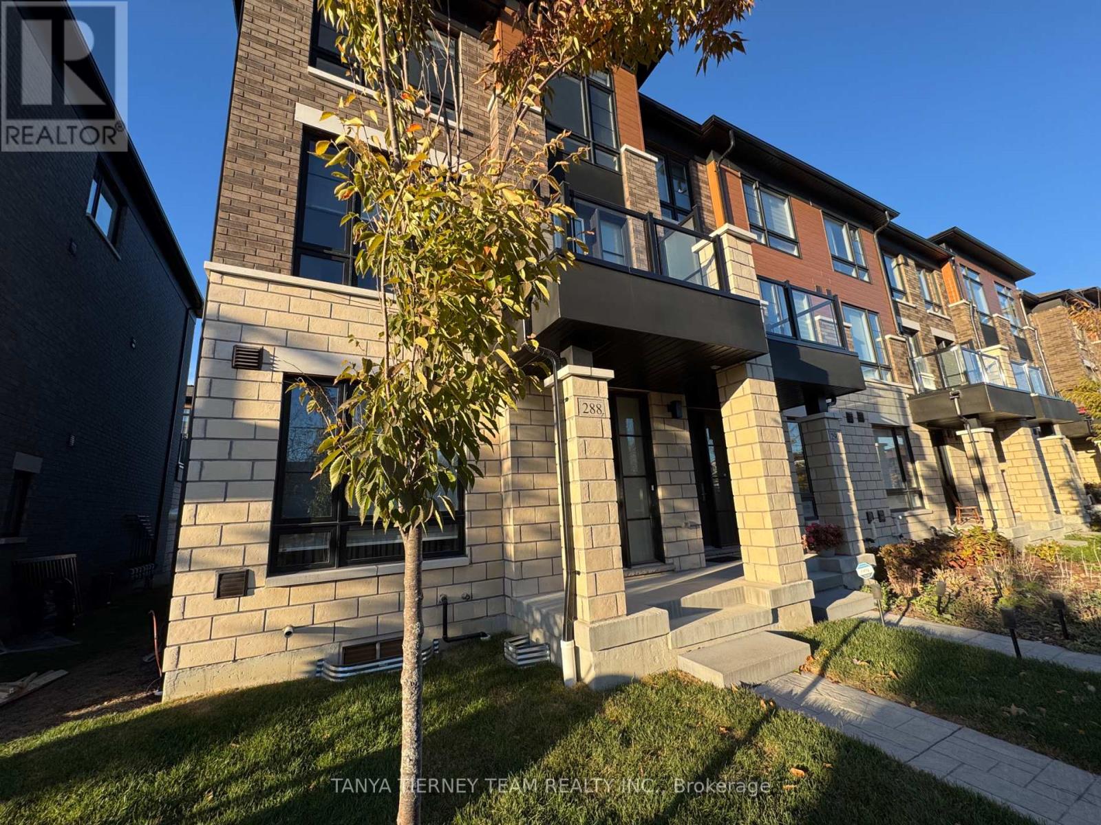 288 Carnwith Drive E, Whitby, Ontario  L1M 2L6 - Photo 2 - E12510126