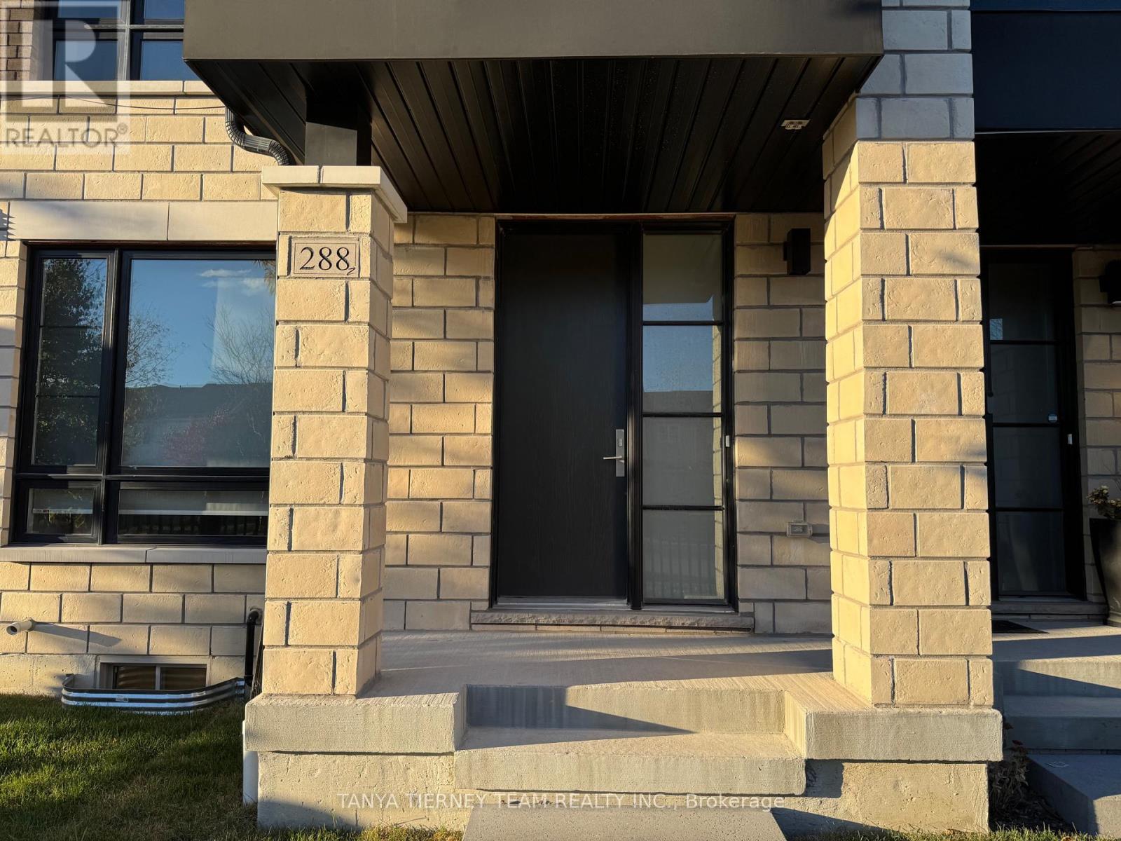 288 Carnwith Drive E, Whitby, Ontario  L1M 2L6 - Photo 3 - E12510126