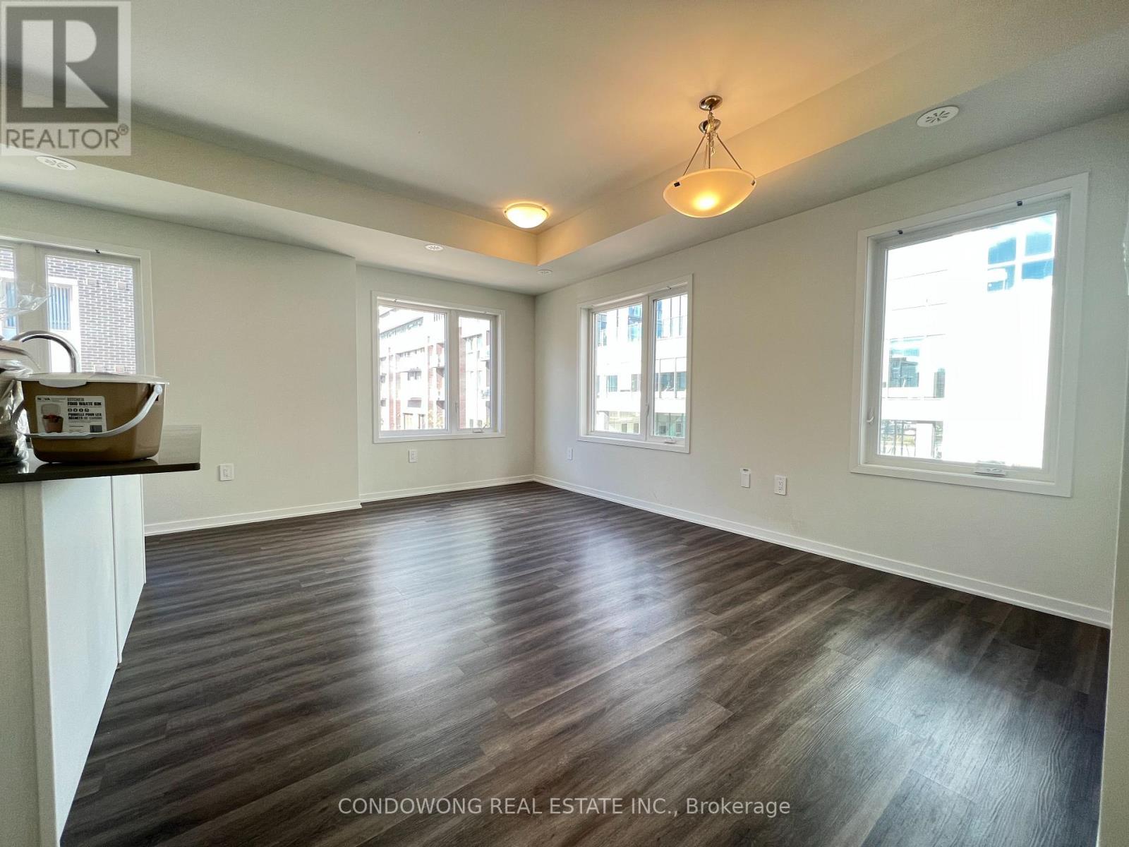 49 - 31 Honeycrisp Crescent, Vaughan, Ontario  L4K 0N6 - Photo 10 - N12510108