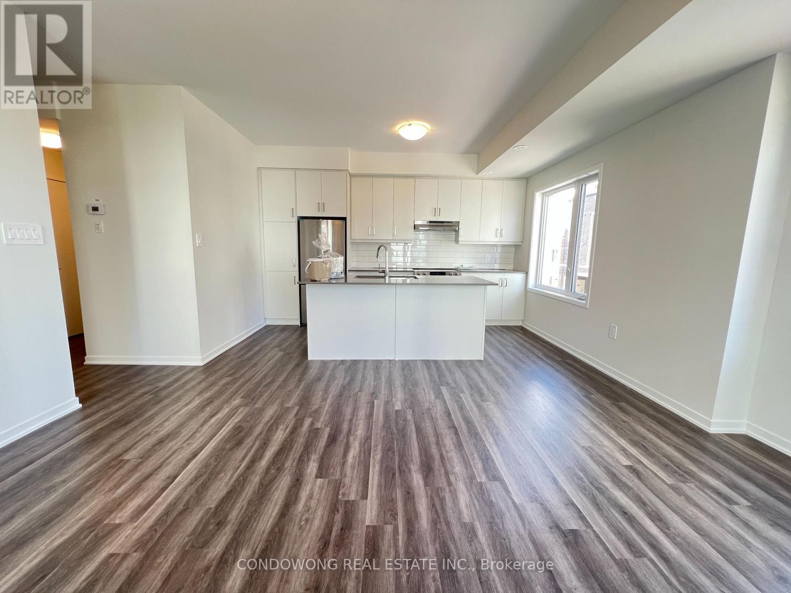 49 - 31 Honeycrisp Crescent, Vaughan, Ontario  L4K 0N6 - Photo 11 - N12510108