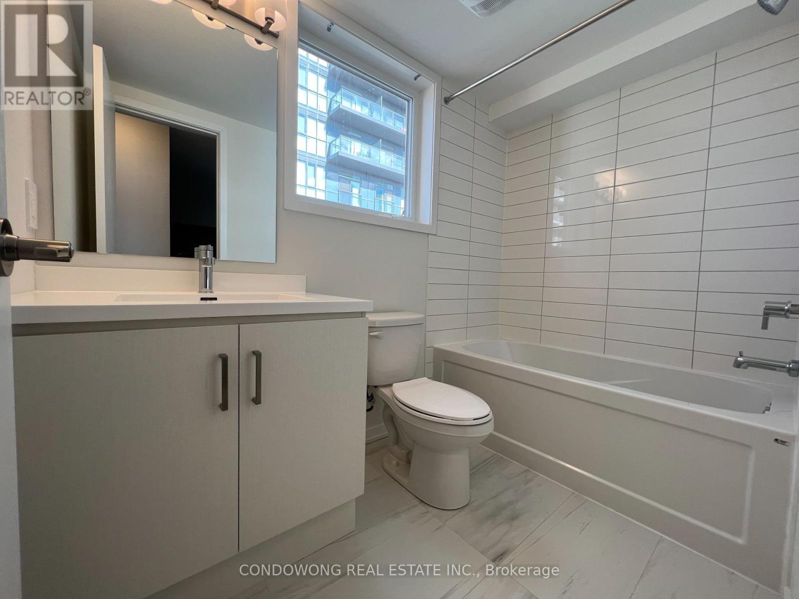 49 - 31 Honeycrisp Crescent, Vaughan, Ontario  L4K 0N6 - Photo 20 - N12510108